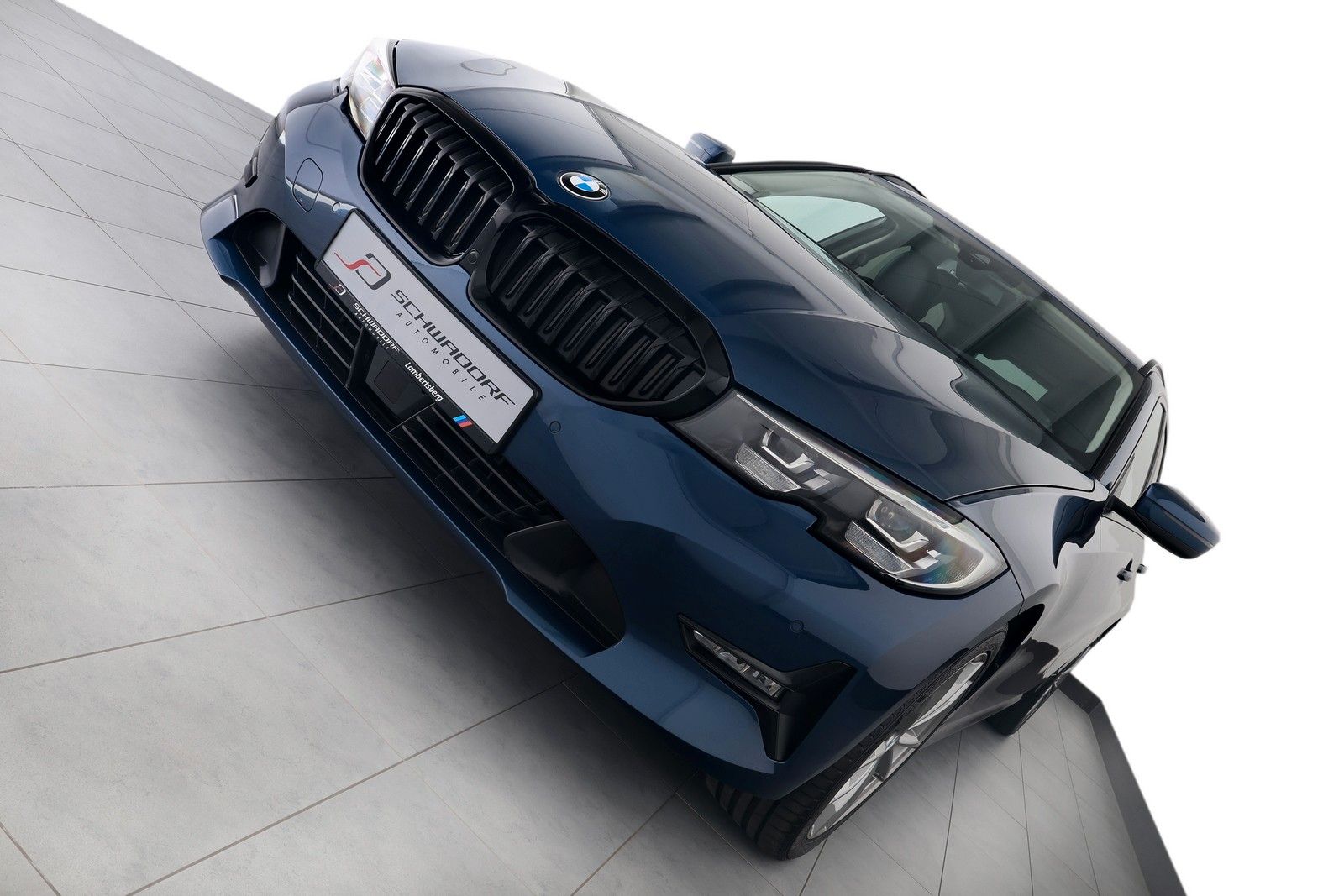 BMW 320d xDrive Touring - Samsaru's Car Outlet
