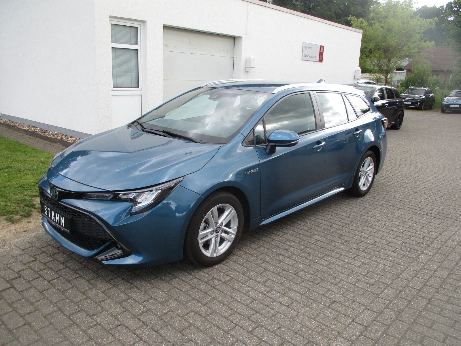 Toyota Corolla 1.8 Hybrid Comfort Touring Sports - Samsaru's Car Outlet