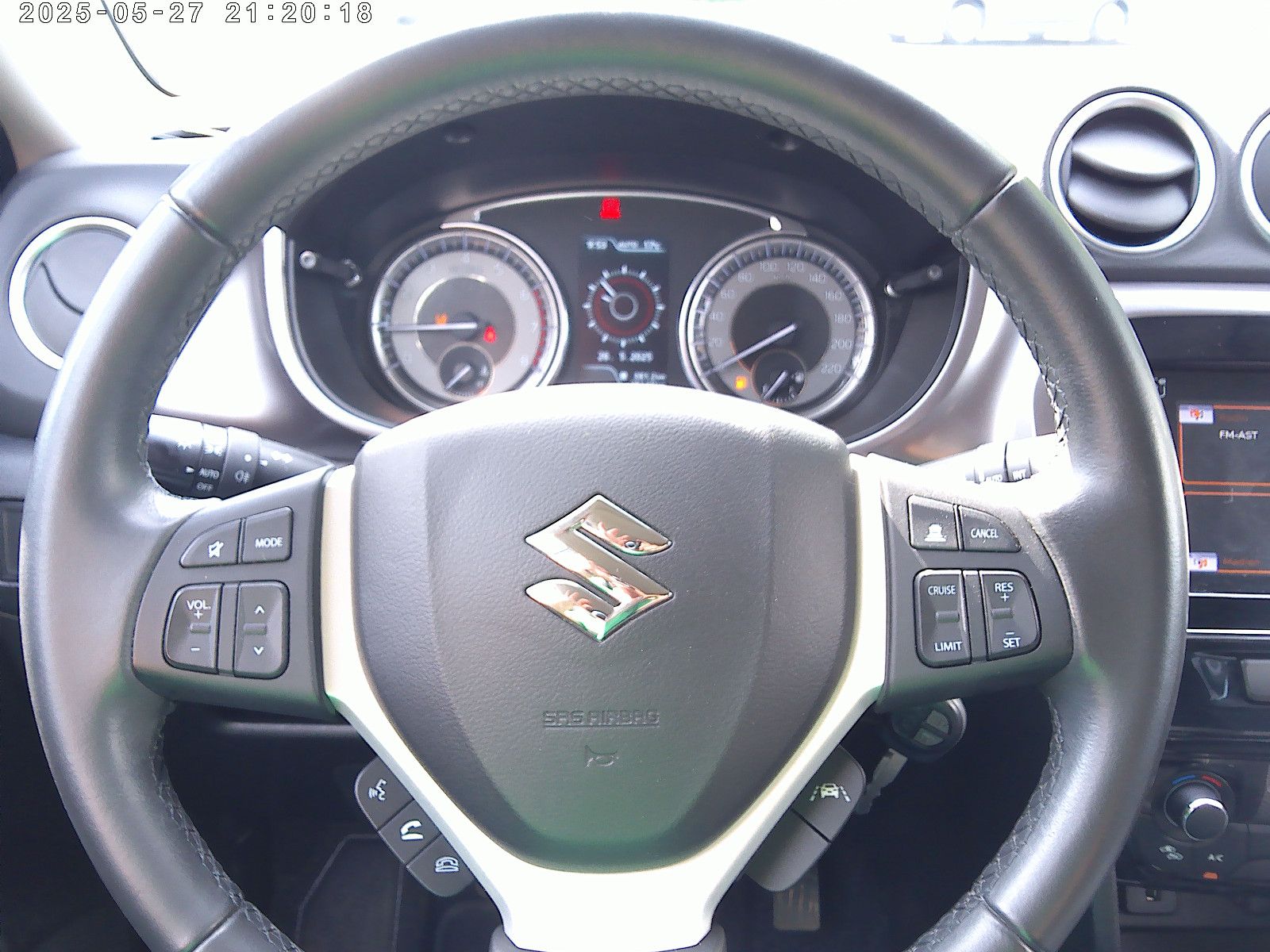 Suzuki Vitara 1.4 BOOSTERJET Hybrid 4x4 - Samsaru's Car Outlet
