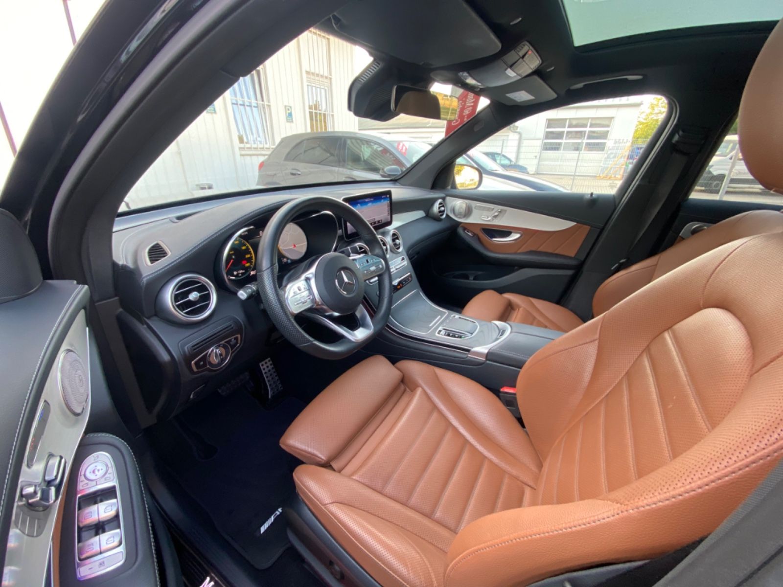 Mercedes-Benz GLC400d AMG 4M Airmatic_Panora_KeylessEntry_360°