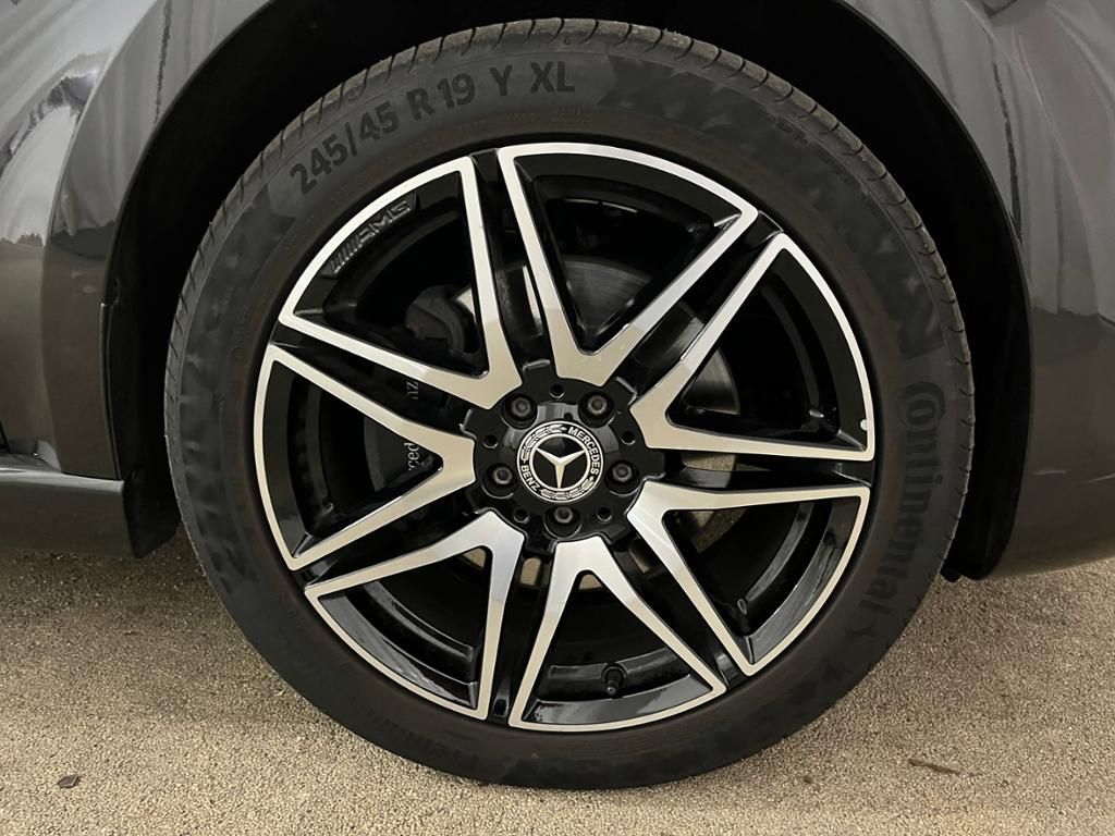 Mercedes-Benz V 220 d AMG - Samsaru's Car Outlet