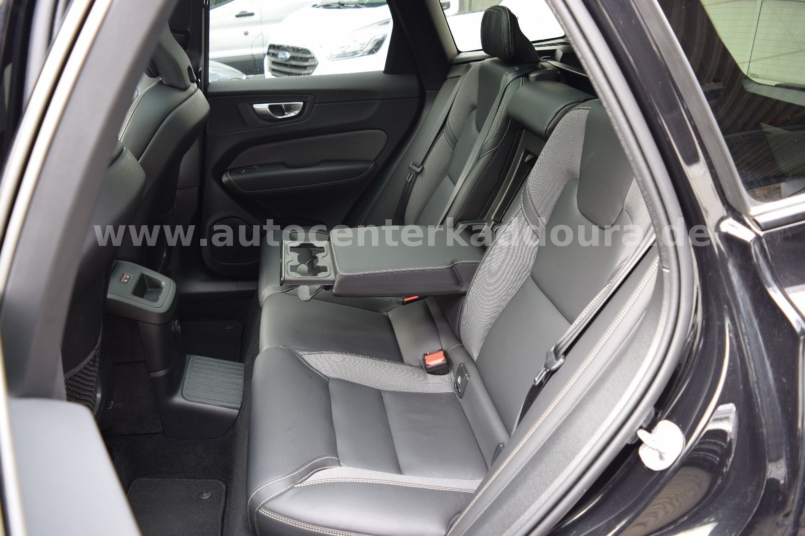 Volvo XC60 T6Plus Black Edition - Samsaru's Car Outlet