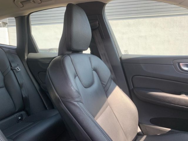 Volvo XC60 B4 AWD Inscription Abstandstempomat AHK Goo