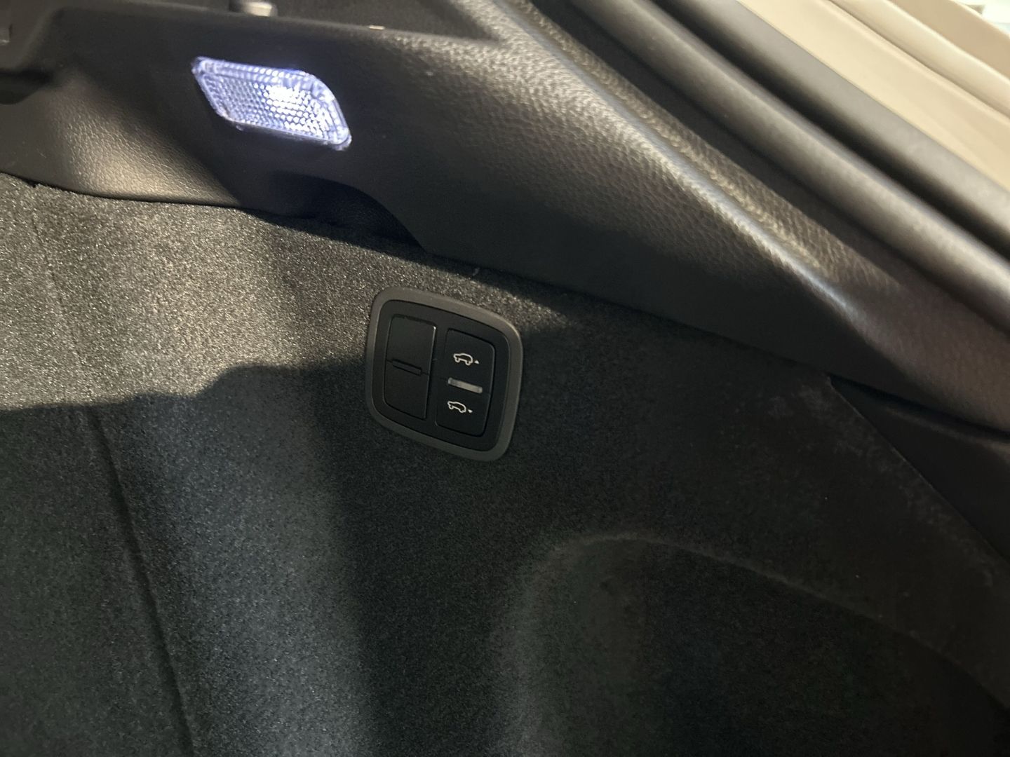 Porsche Macan S Kreide BOSE Sportabgasanlage Panorama