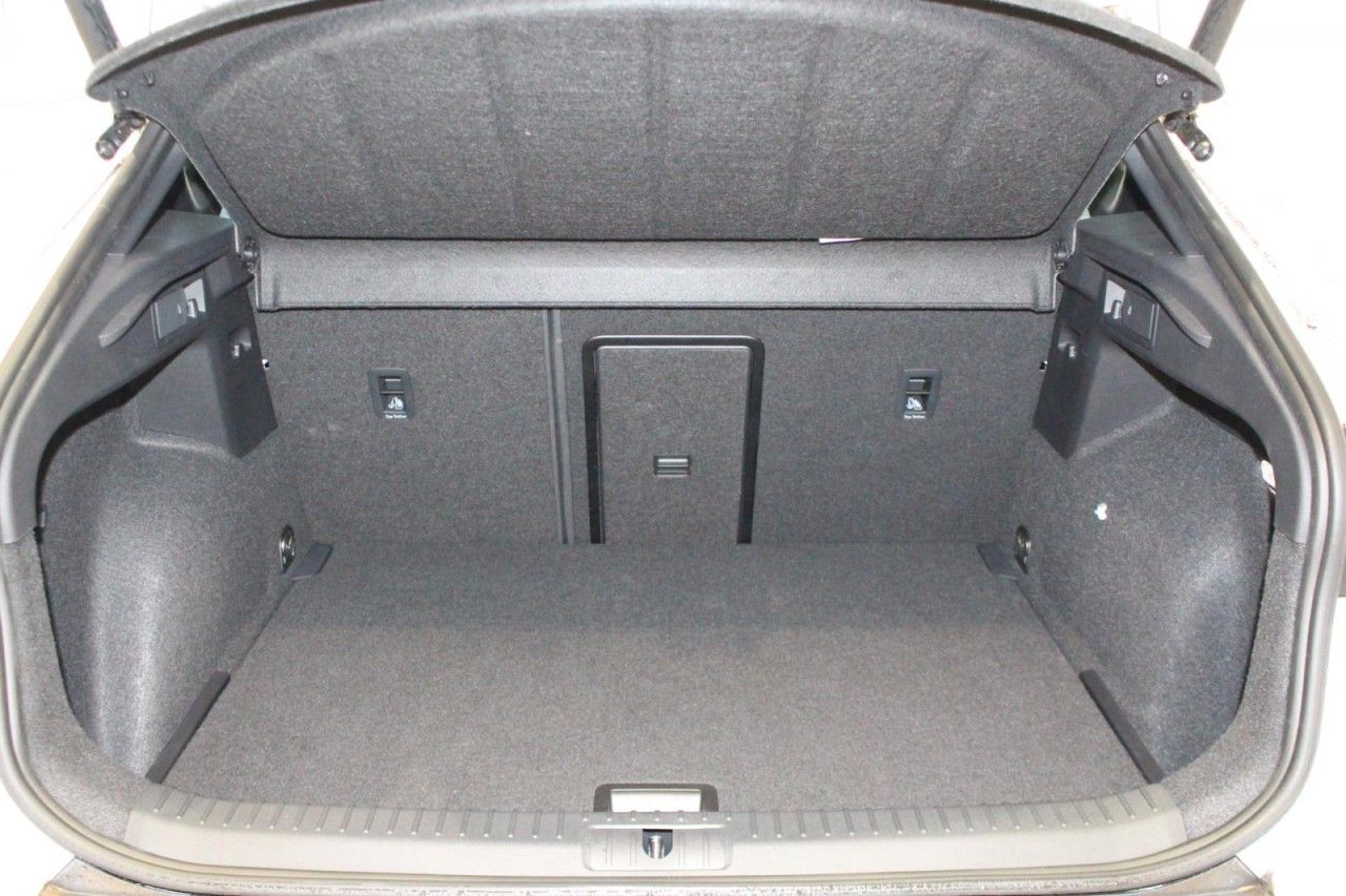 Cupra Formentor VZ 2.0 TSI DSG 4Drive 4JGAR/AHK/PANO/e