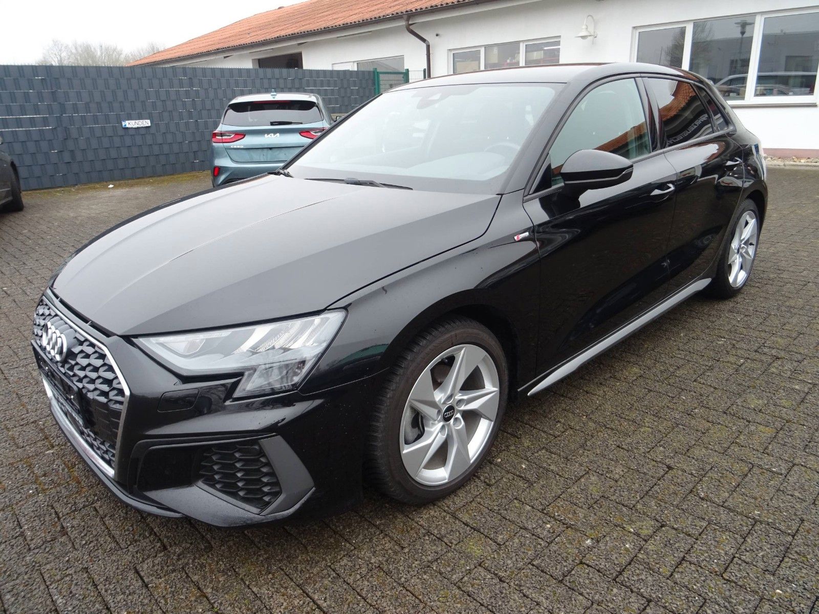 Audi A3 Sportback 30 TFSI S line - Samsaru's Car Outlet