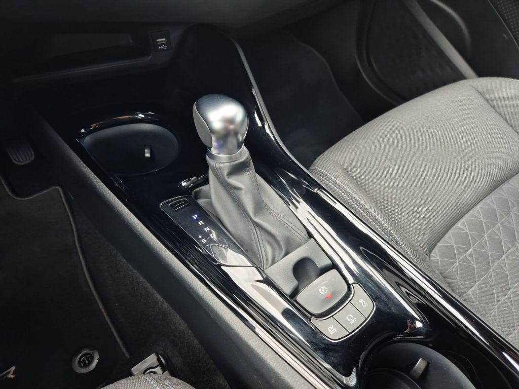 Toyota C-HR 2.0 Hybrid - Samsaru's Car Outlet