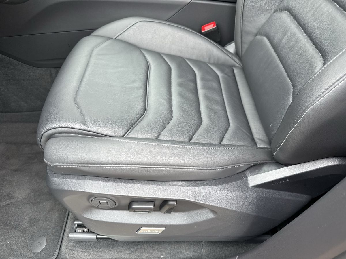 Volkswagen Touareg Facelift Edition TDi - Samsaru's Car Outlet