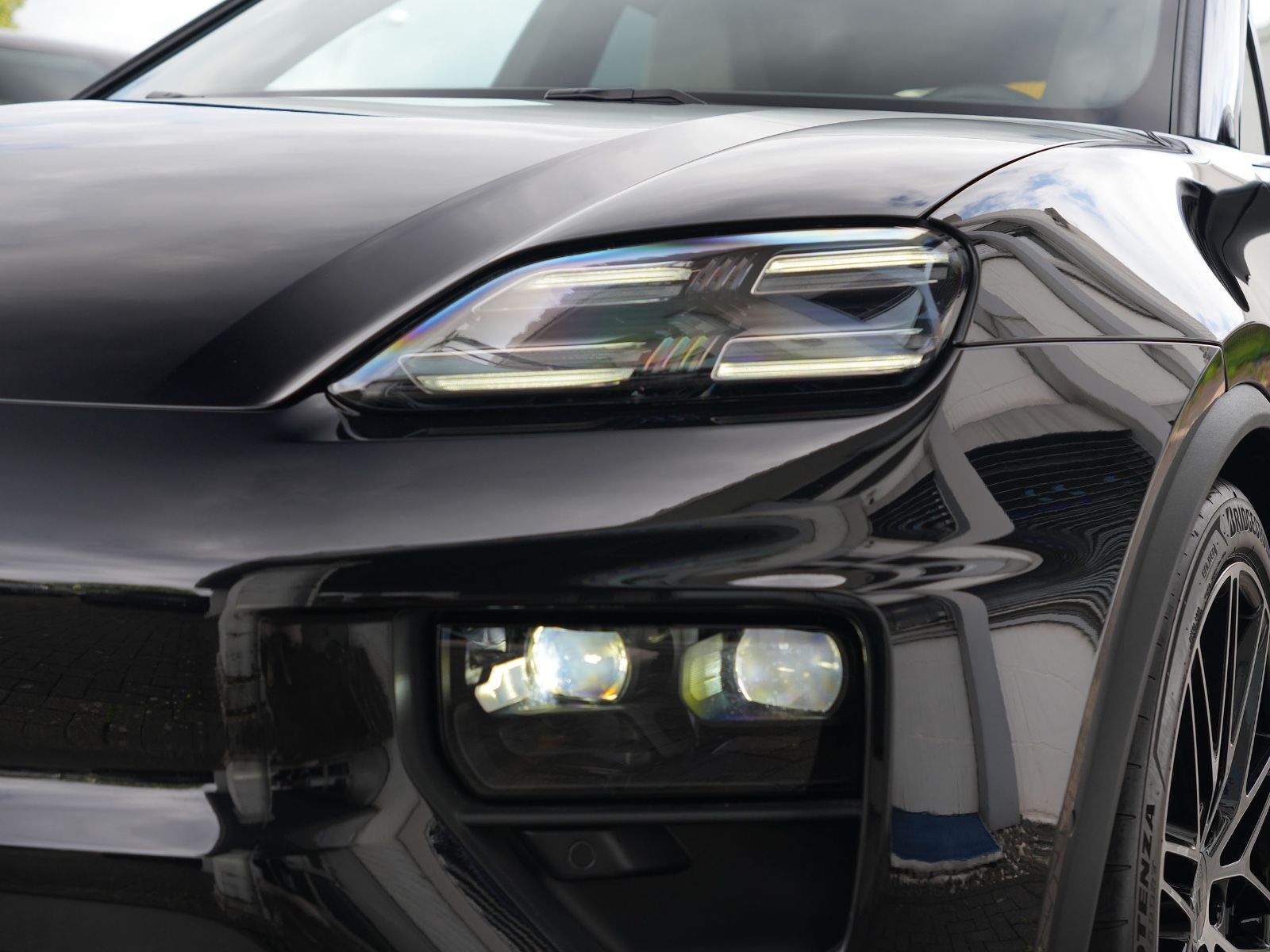 Porsche Macan 4 - Samsaru's Car Outlet
