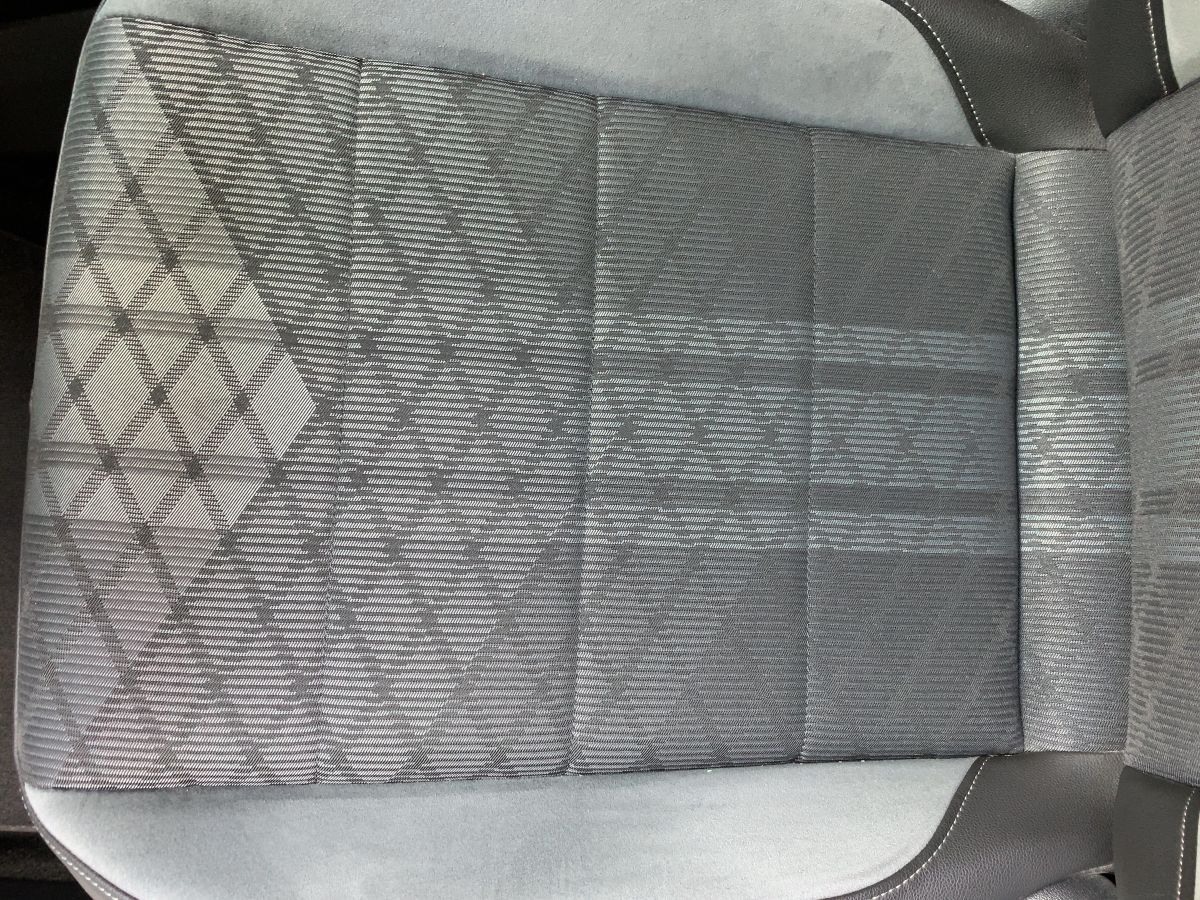 Volkswagen T-Roc 2.0 TSI DSG 4M R-LINE - Samsaru's Car Outlet