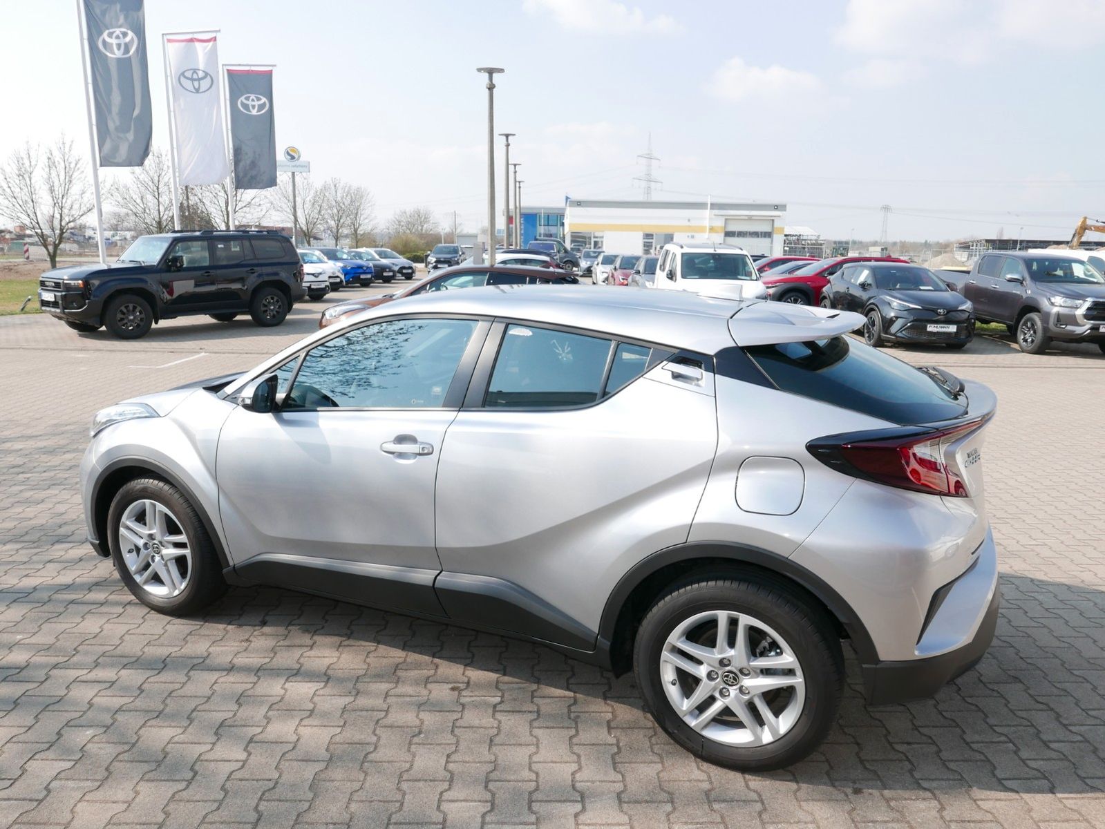 Toyota C-HR Hybrid Flow - Samsaru's Car Outlet