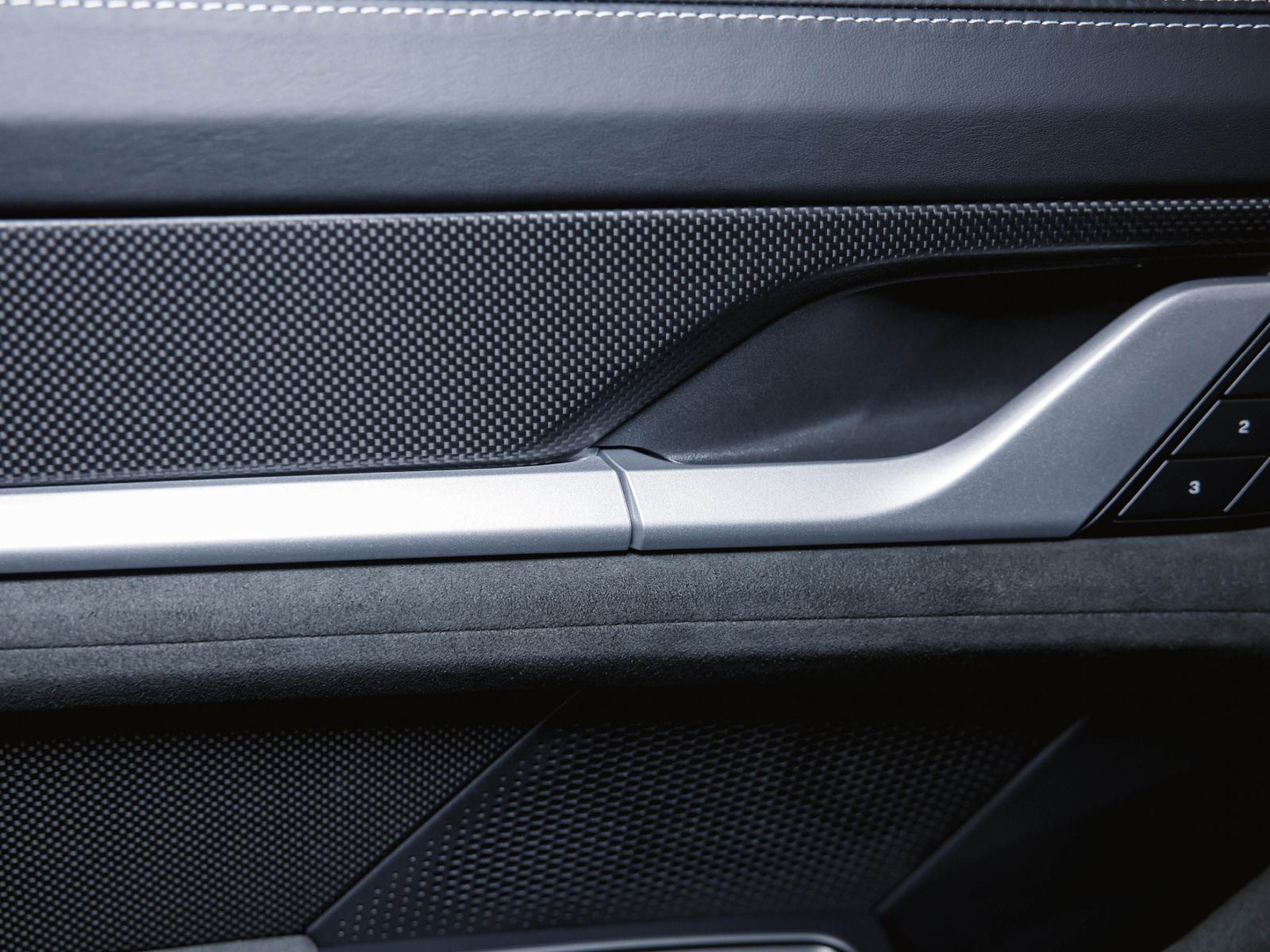 Porsche Taycan Turbo GT PTS 18 Wege Burmester
