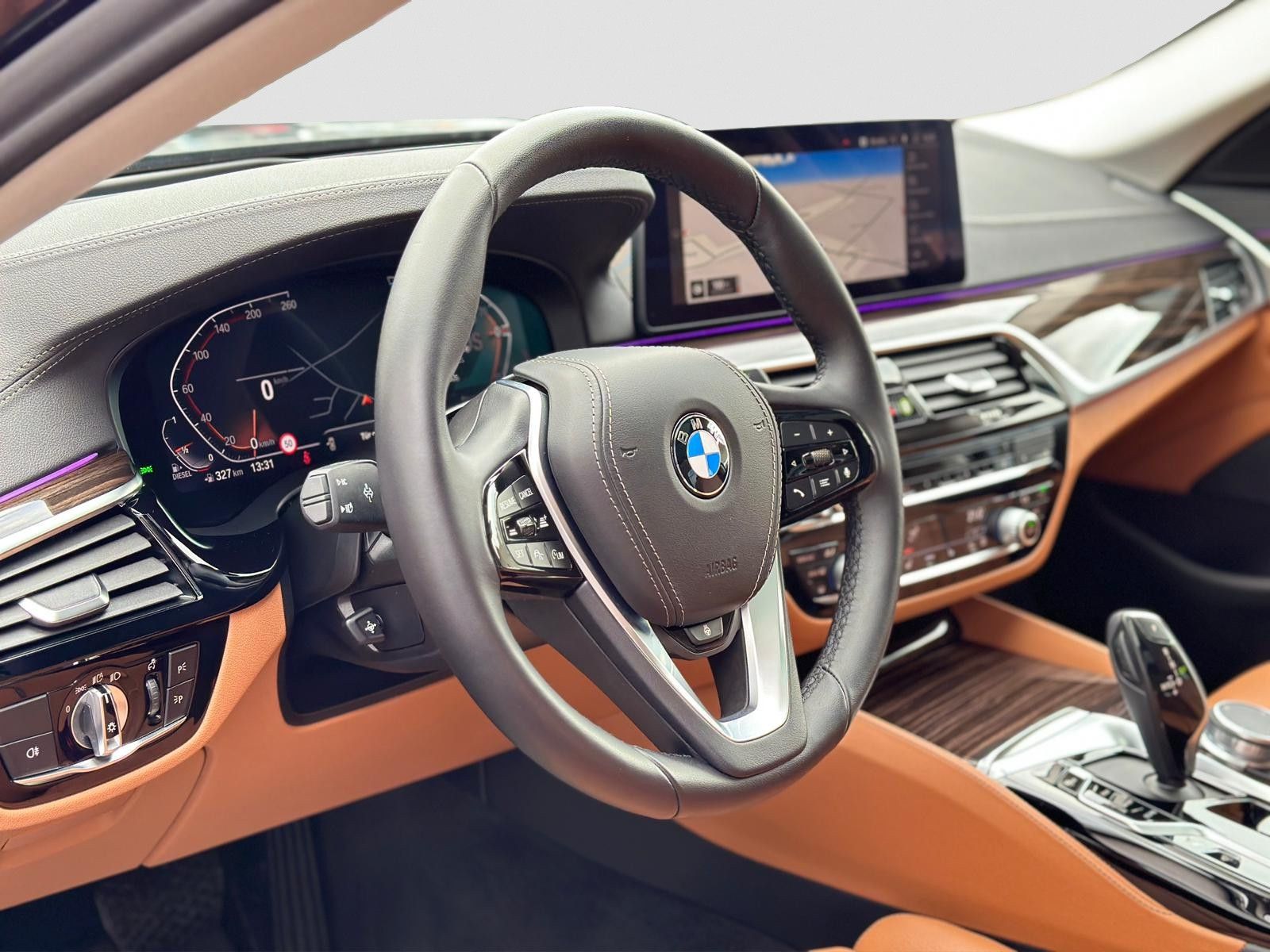 BMW 520 d Touring *Luxury* DIS.KEY/HUD/360/HiFi/PANO