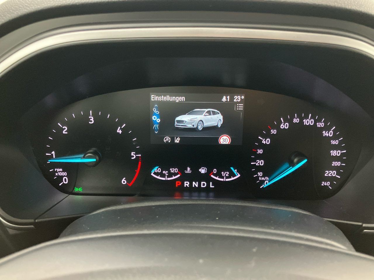 Ford Focus 2.0 EcoBlue Cool&Connect - Samsaru's Car Outlet