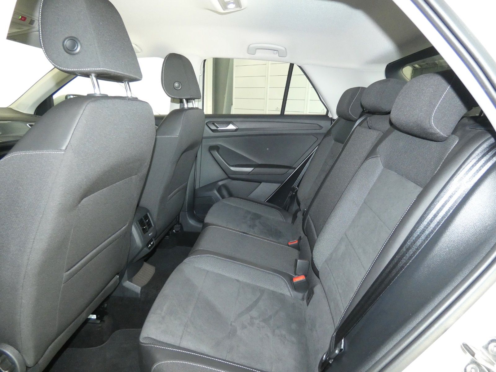 Volkswagen T-Roc 2.0 TDI Style 4Motion DSG - Samsaru's Car Outlet