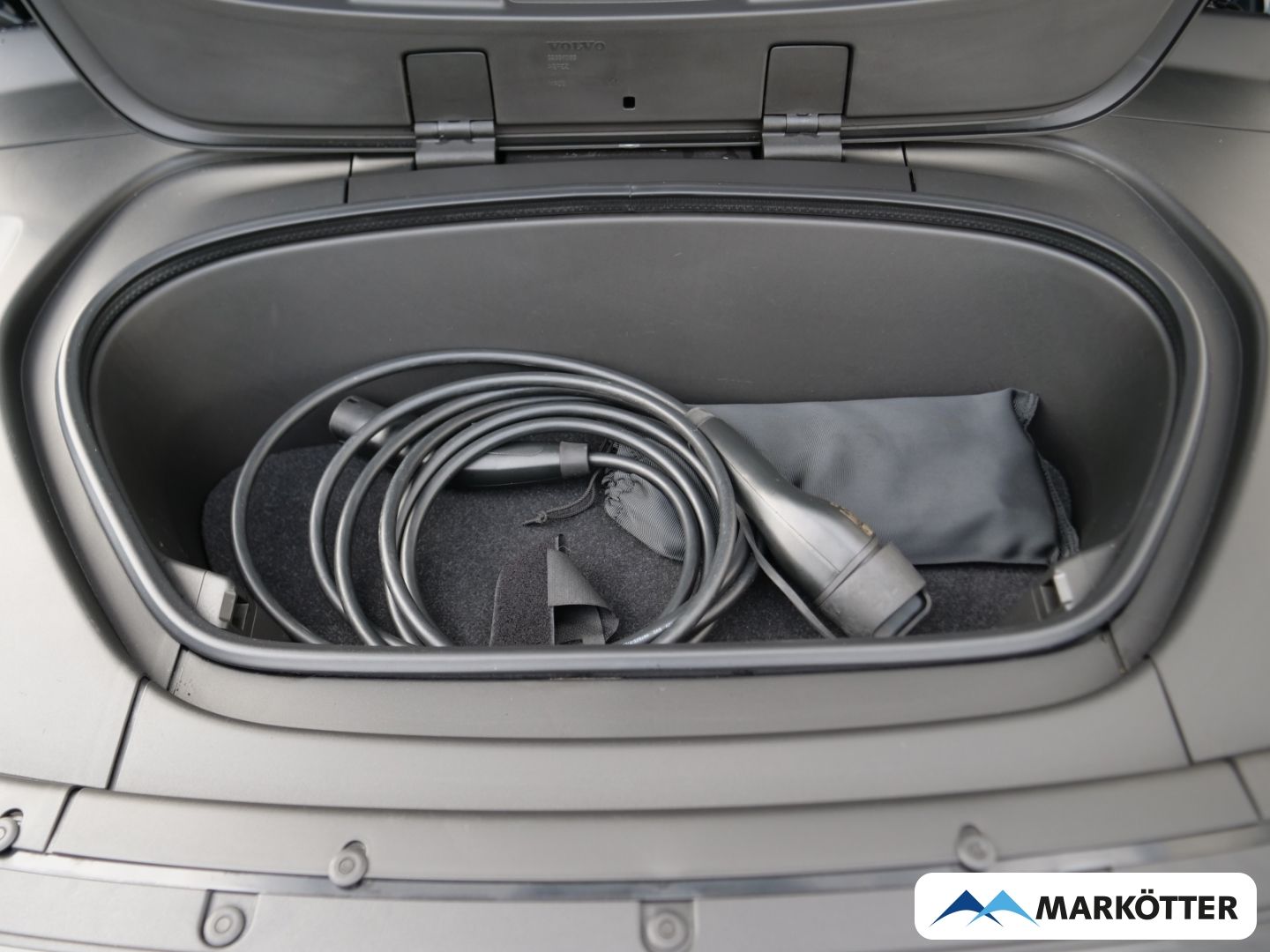 Volvo XC40 P8 Pure Electric Ultimate AHK/STHZ/PANO