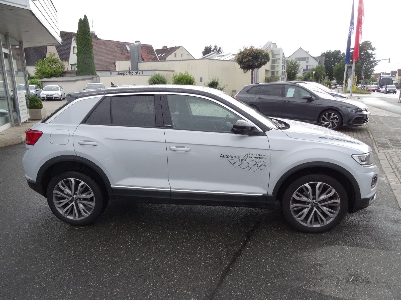 Volkswagen T-Roc 1.5 TSI DSG ACTIVE - Samsaru's Car Outlet