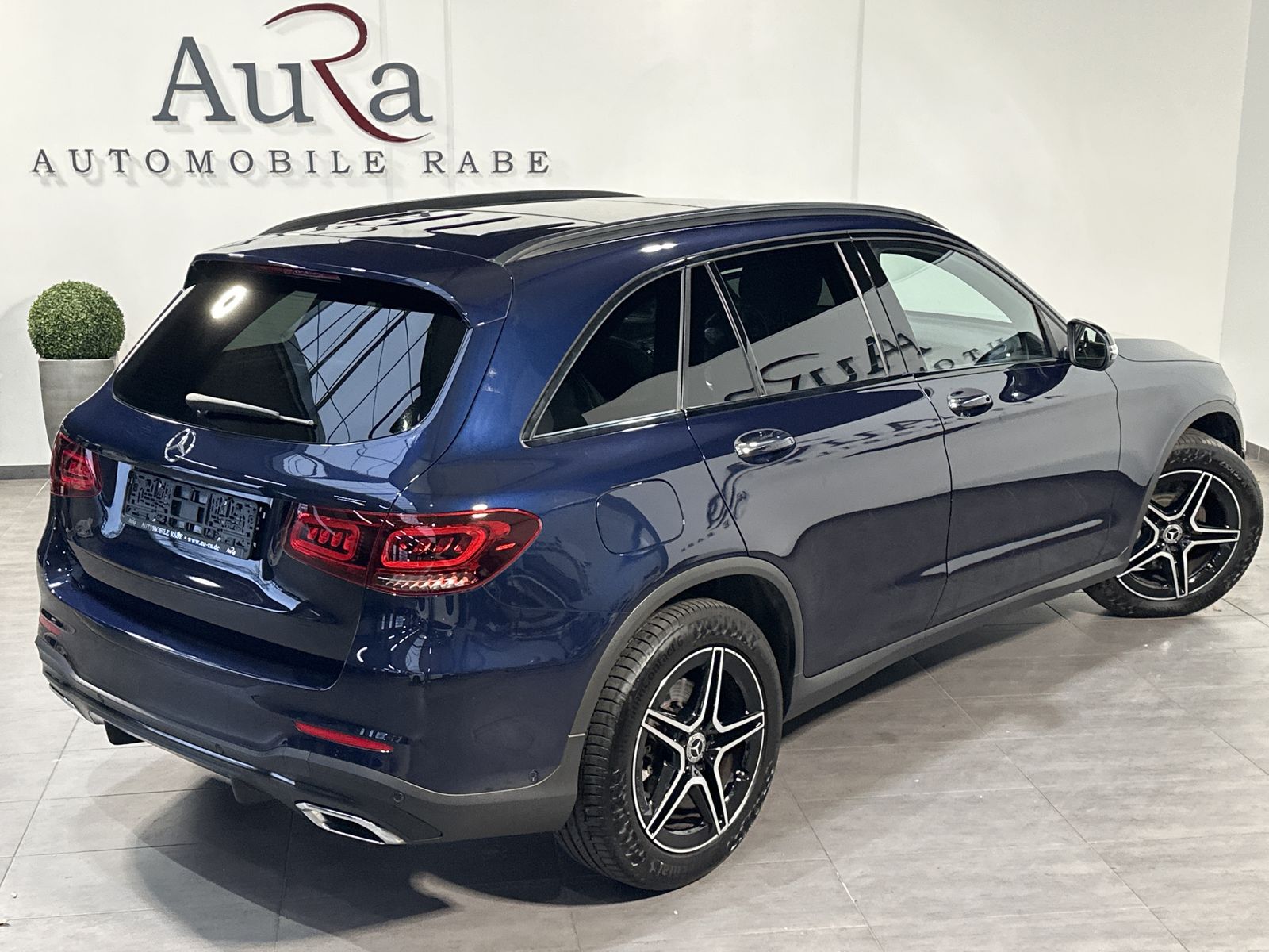 Mercedes-Benz GLC 200d 4M AMG-Line NAV+LED+AHK+HUD+PANO+ACC+PP