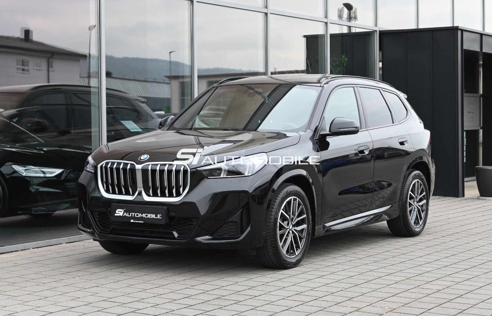 BMW X1 xDr.23d M SPORT °ACC°AHK°HARMAN°HUD°MEMO°PANO