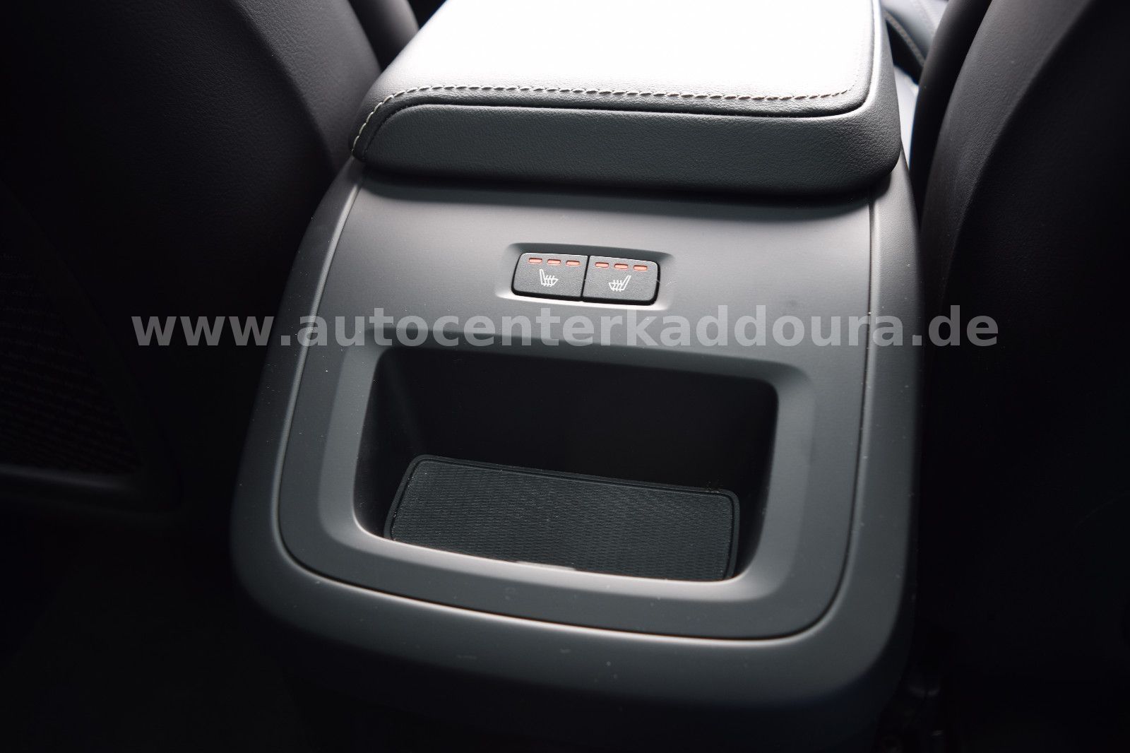 Volvo XC60 T6Plus Black Edition - Samsaru's Car Outlet