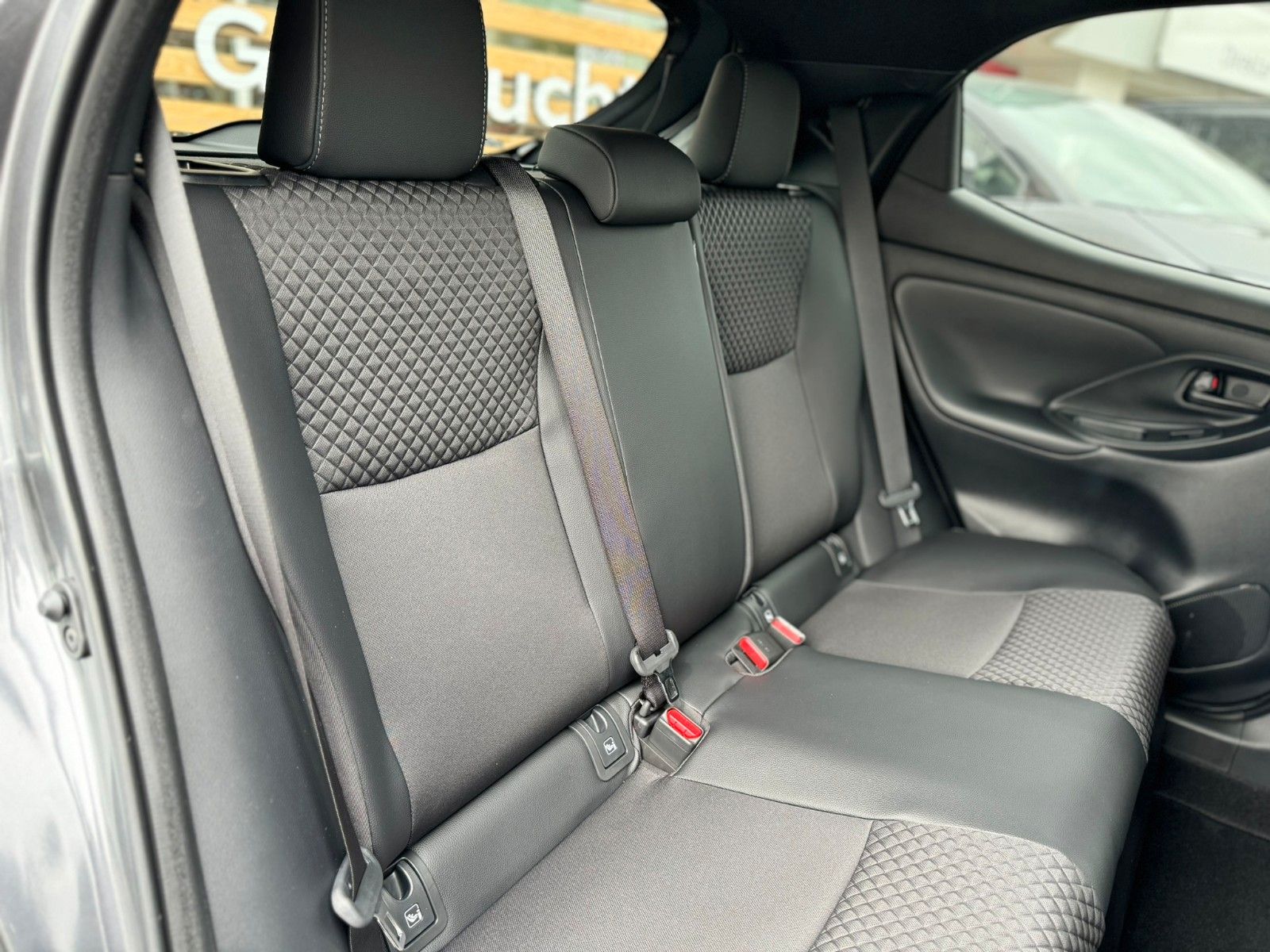 Toyota Yaris Hybrid Style | Leder | Kamera | PDC | LED