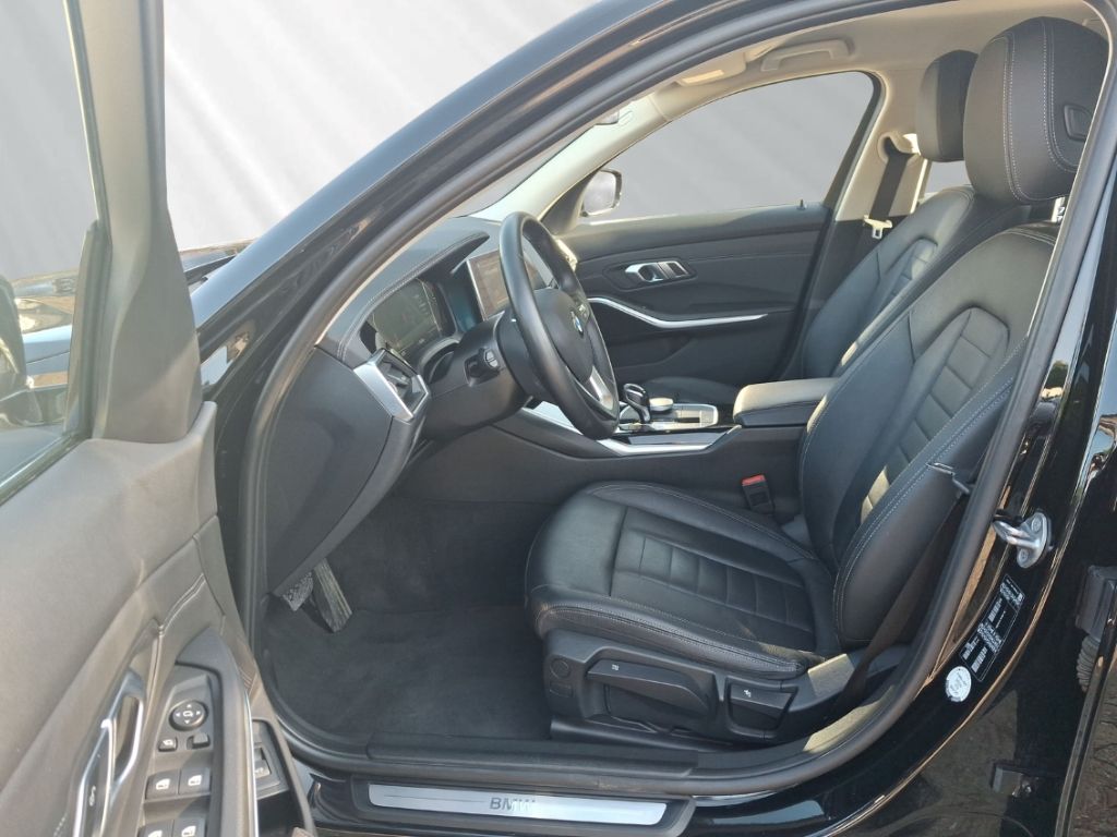 BMW 320 d Touring Luxury Line - Samsaru's Car Outlet