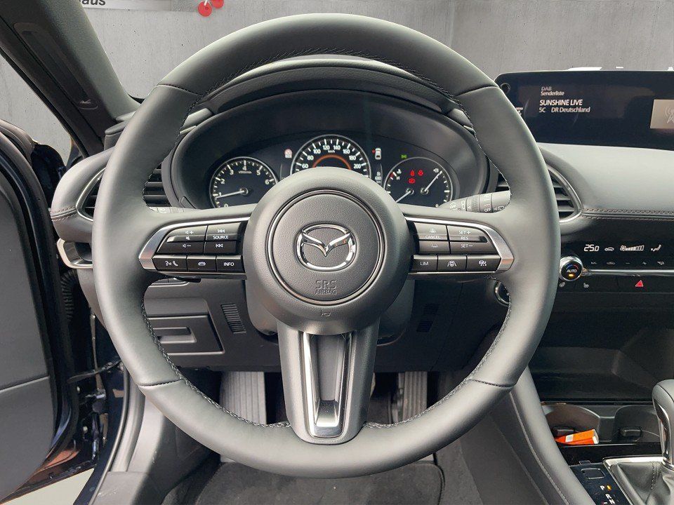 Mazda 3 EXCLUSIVE ++NAVI+MATRIX-LED+BOSE++