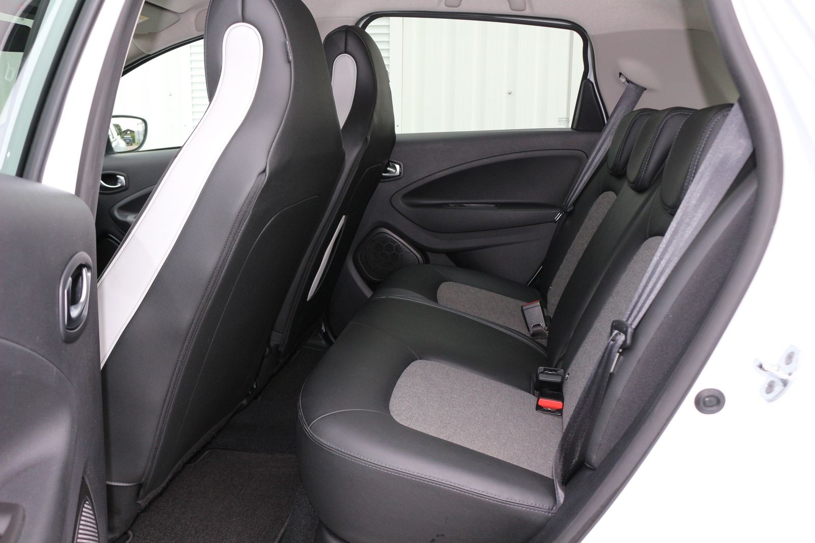 Renault ZOE Intens R135 Z.E. 50 - Samsaru's Car Outlet