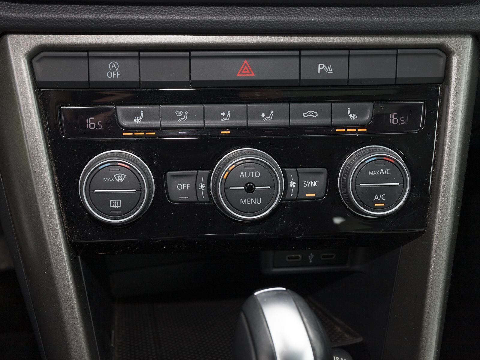 Volkswagen T-Roc 1.5 TSI DSG STYLE - Samsaru's Car Outlet