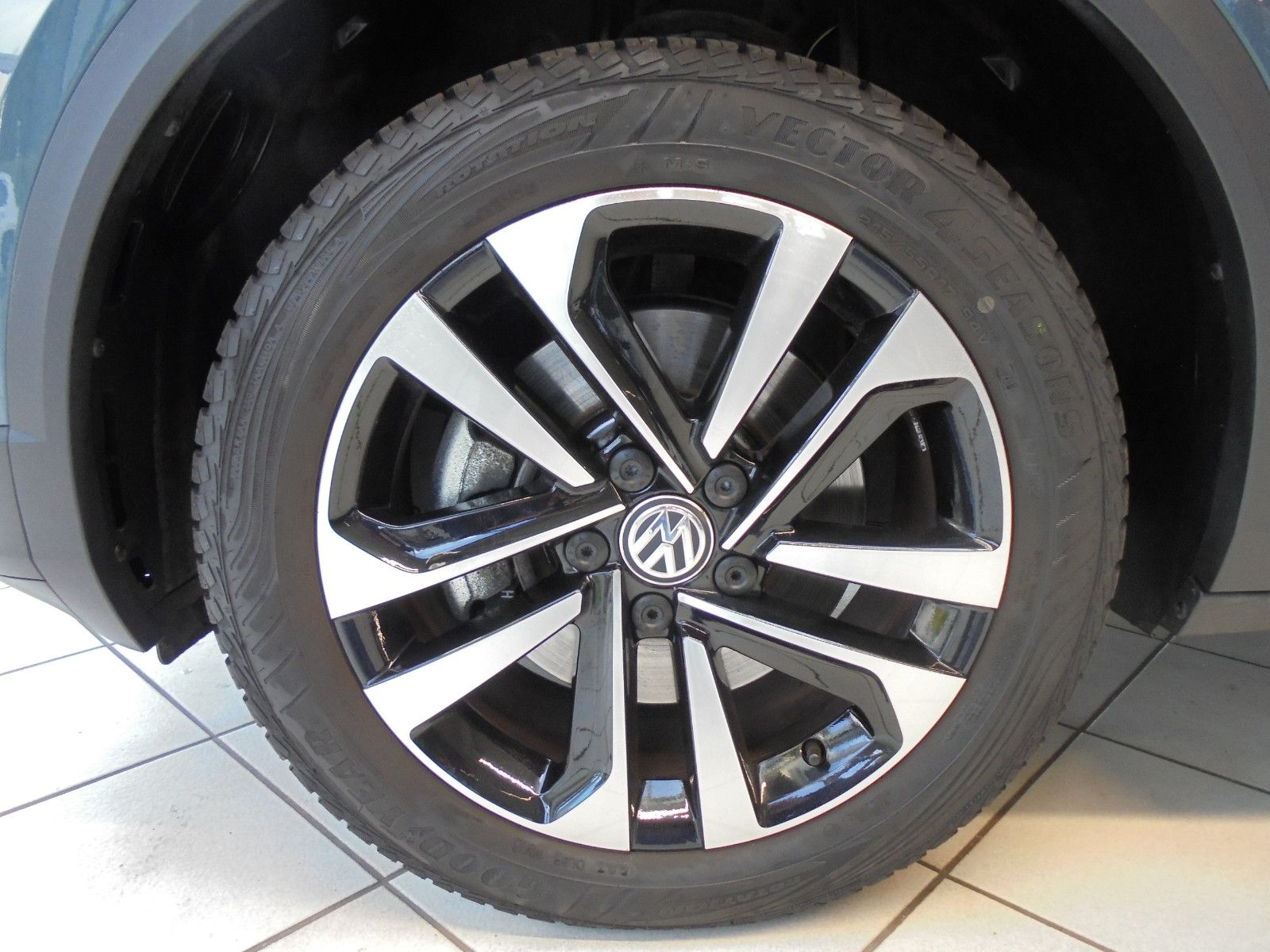 Volkswagen T-Roc 2.0TDI DSG - Samsaru's Car Outlet