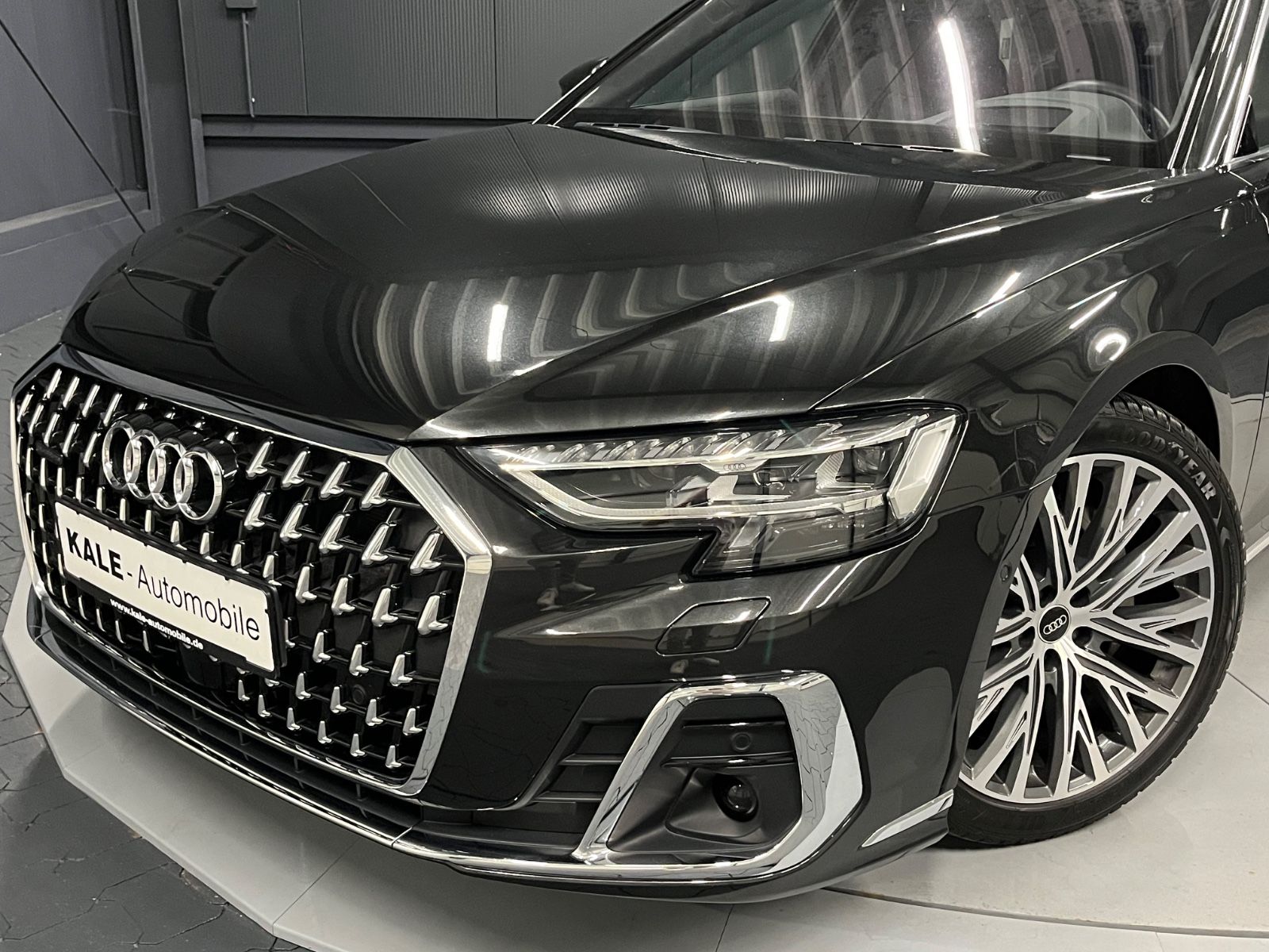Audi A8 50 TDI L quattro - Samsaru's Car Outlet