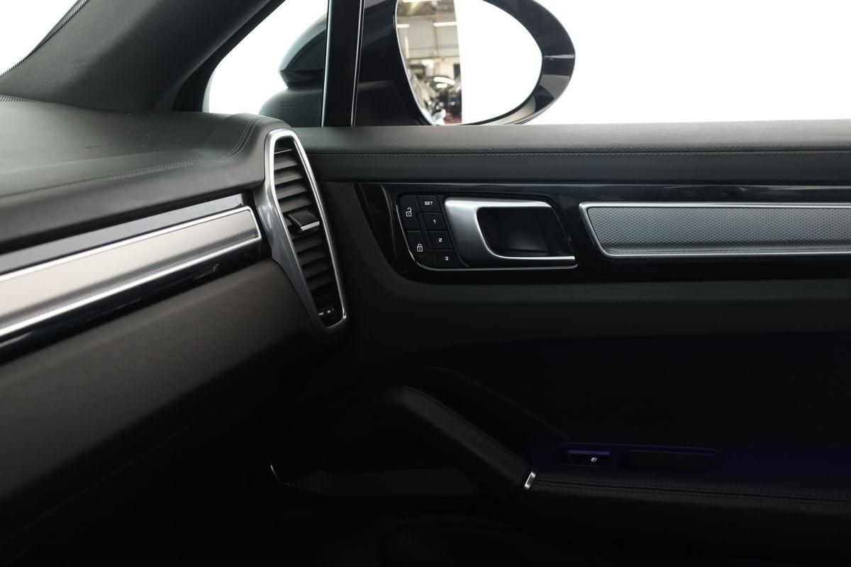 Porsche Cayenne E-Hybrid Platinum Edition ACC 360 21 AHK