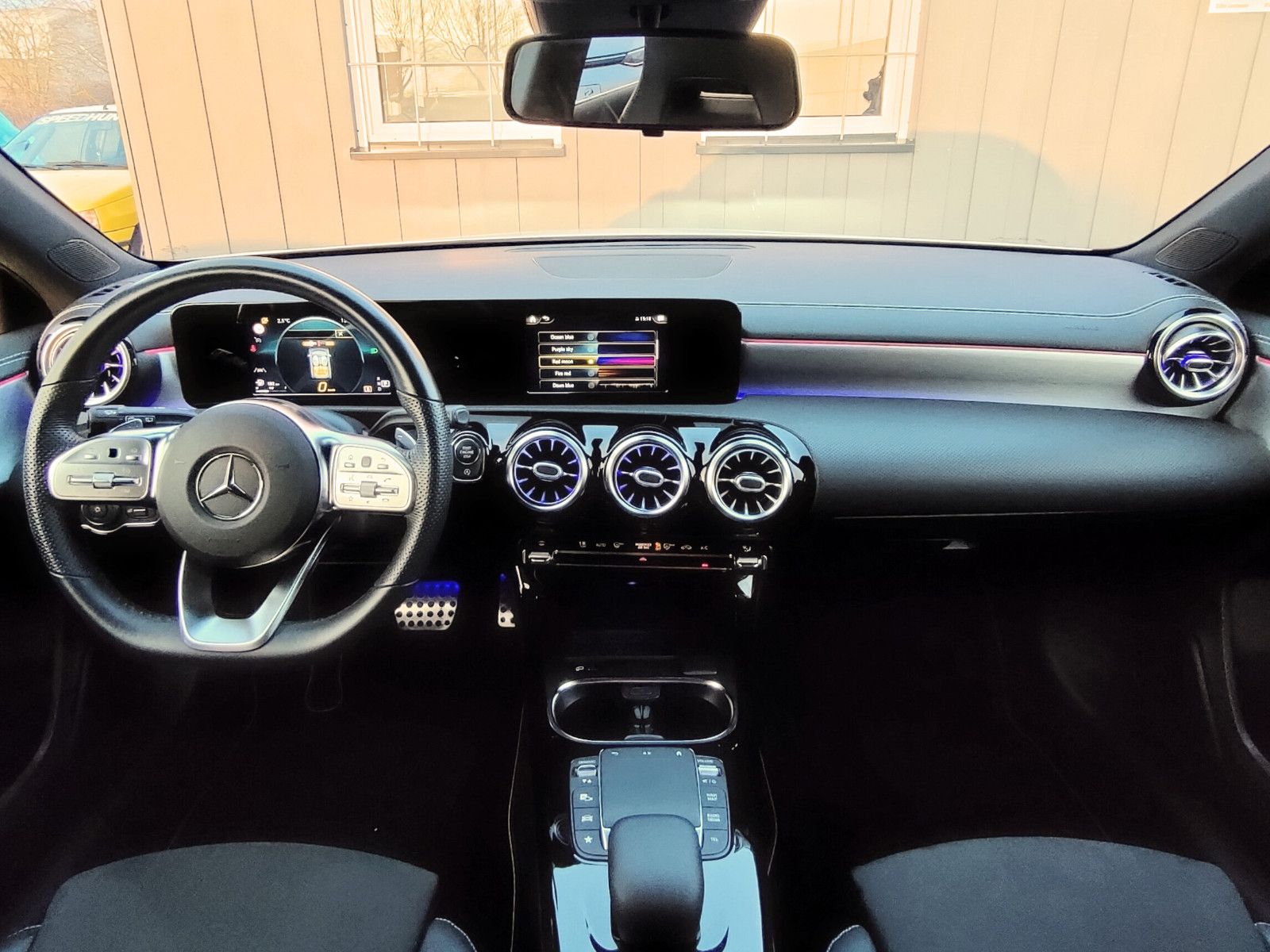 Mercedes-Benz A 180 DCT Edition AMG Line - Samsaru's Car Outlet