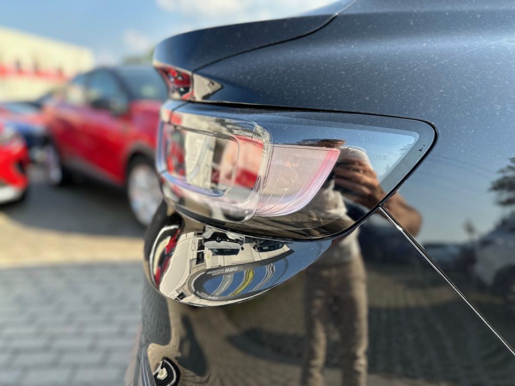 Renault Arkana TECHNO E-Tech Full Hybrid 145 - Samsaru's Car Outlet
