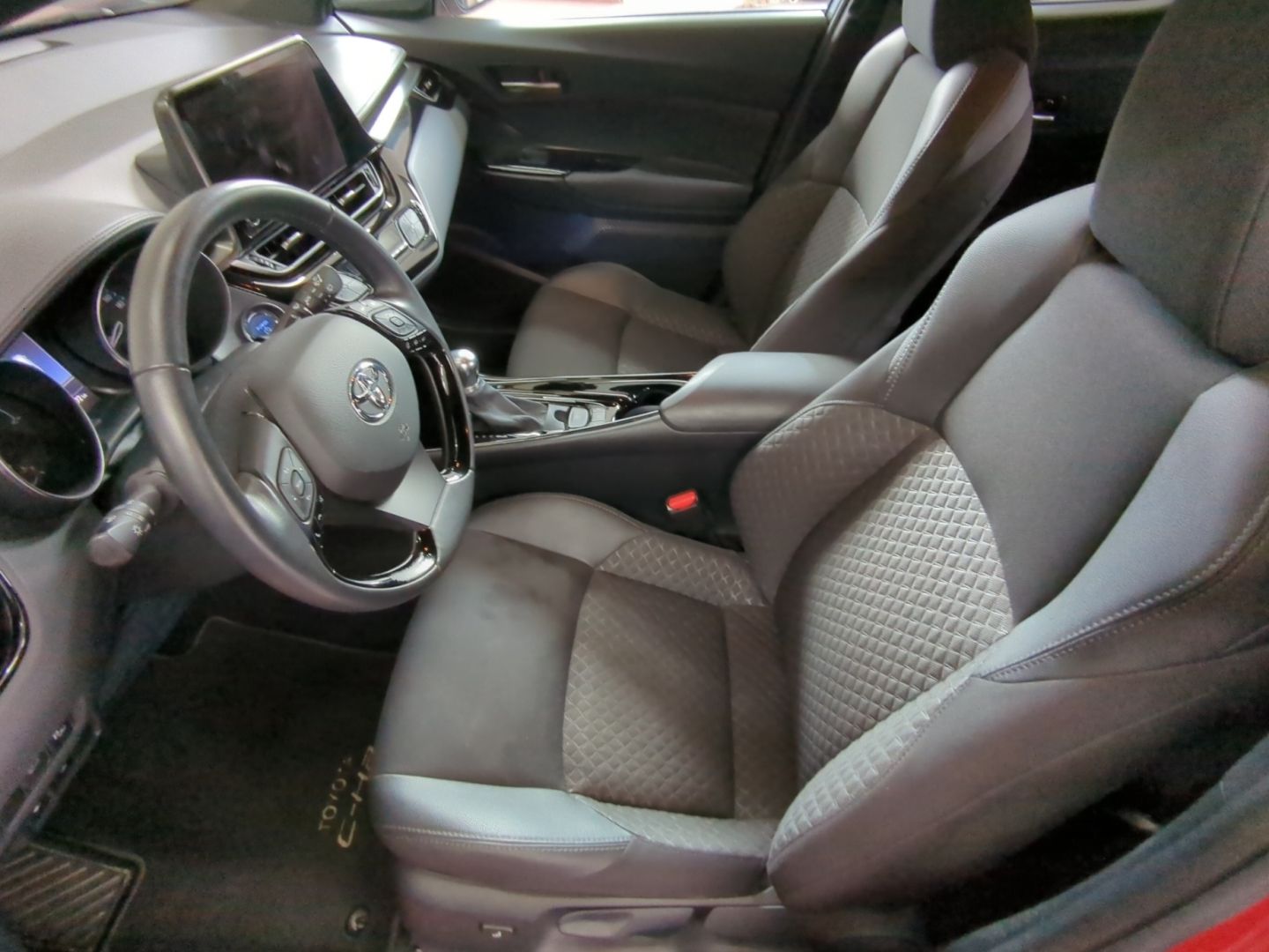 Toyota C-HR Hybrid - Samsaru's Car Outlet