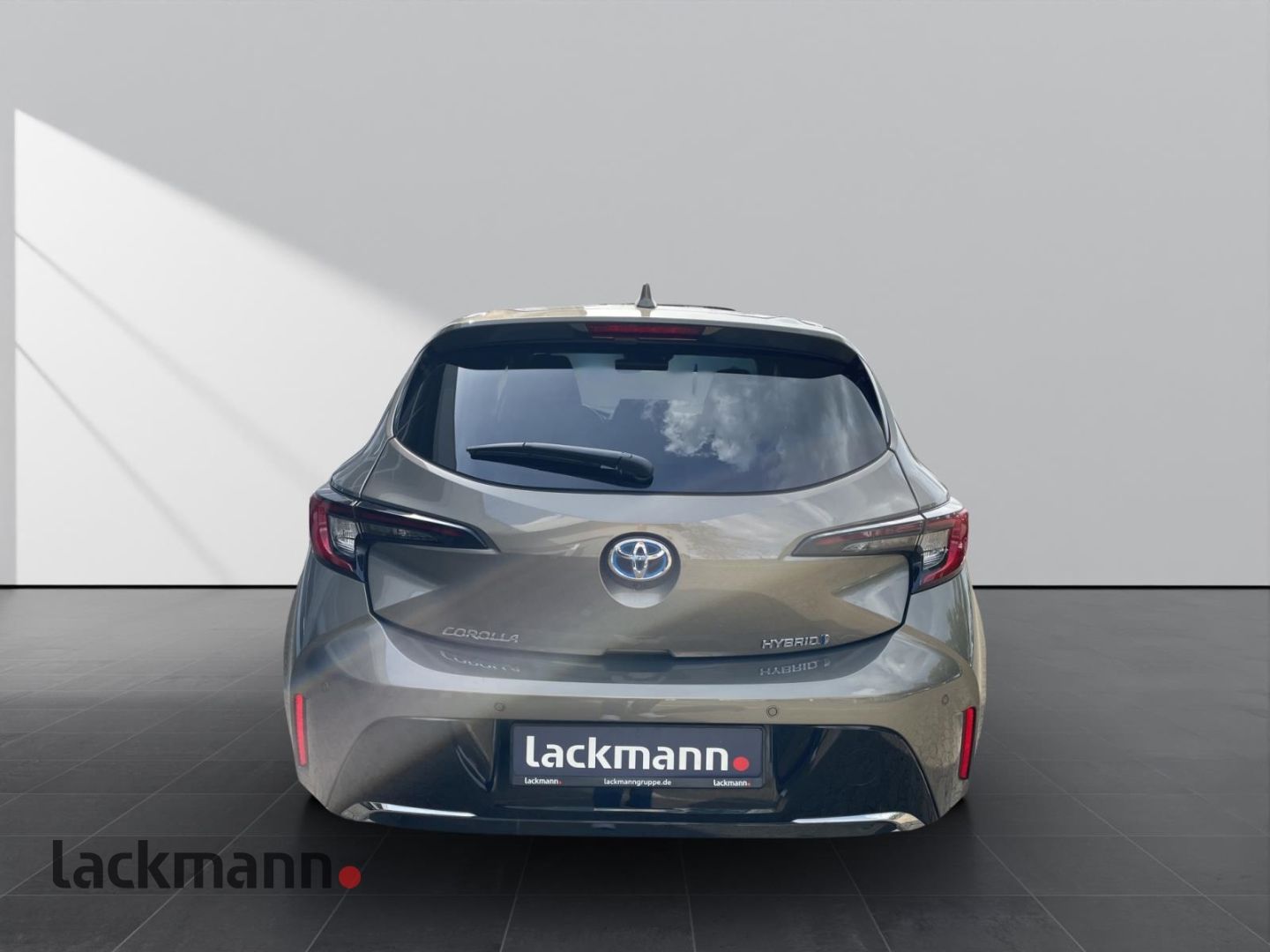 Toyota Corolla 1.8 Hybrid - Samsaru's Car Outlet
