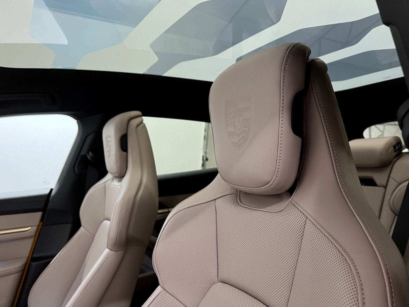 Porsche Taycan Cross Turismo 4S