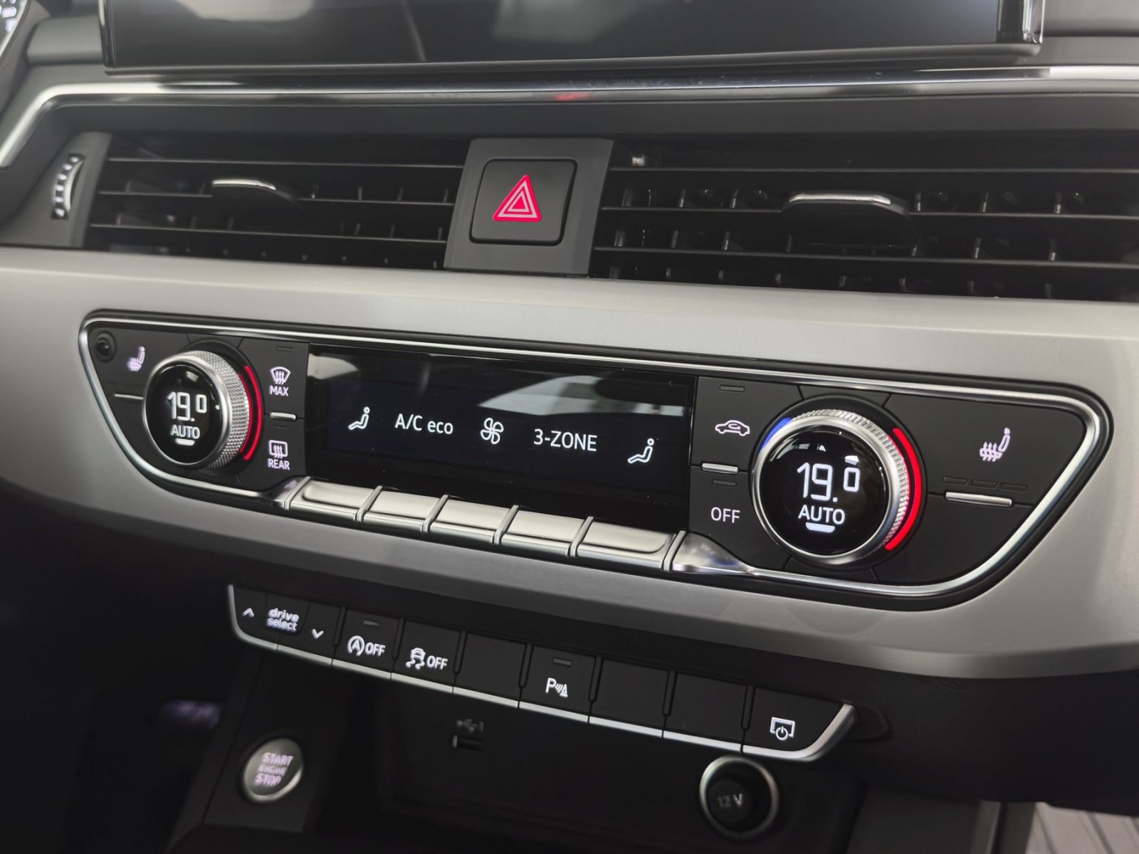 Audi A4 Avant 40 TFSI S tronic - Samsaru's Car Outlet
