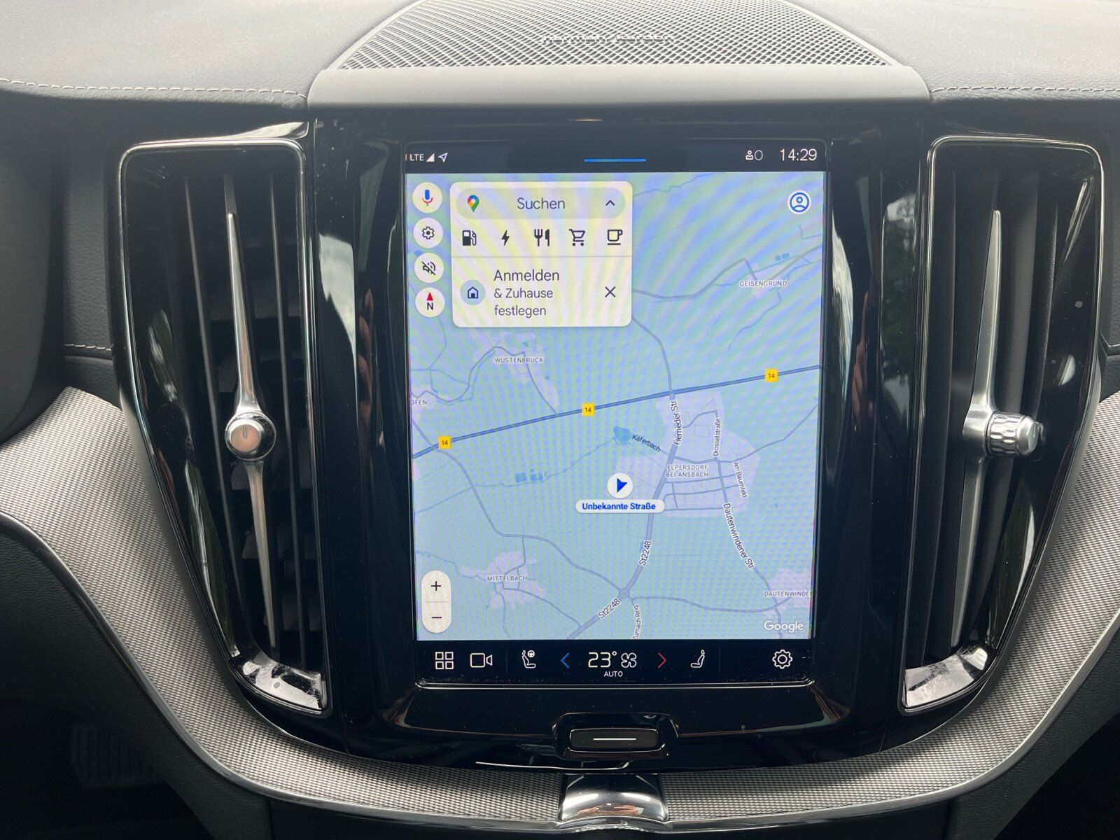 Volvo XC 60 T8 AWD Ultimate Dark AHK+RFK+PANO+SITZHZG
