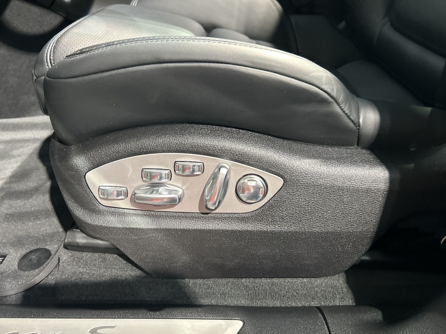 Porsche Macan S Kreide BOSE Sportabgasanlage Panorama