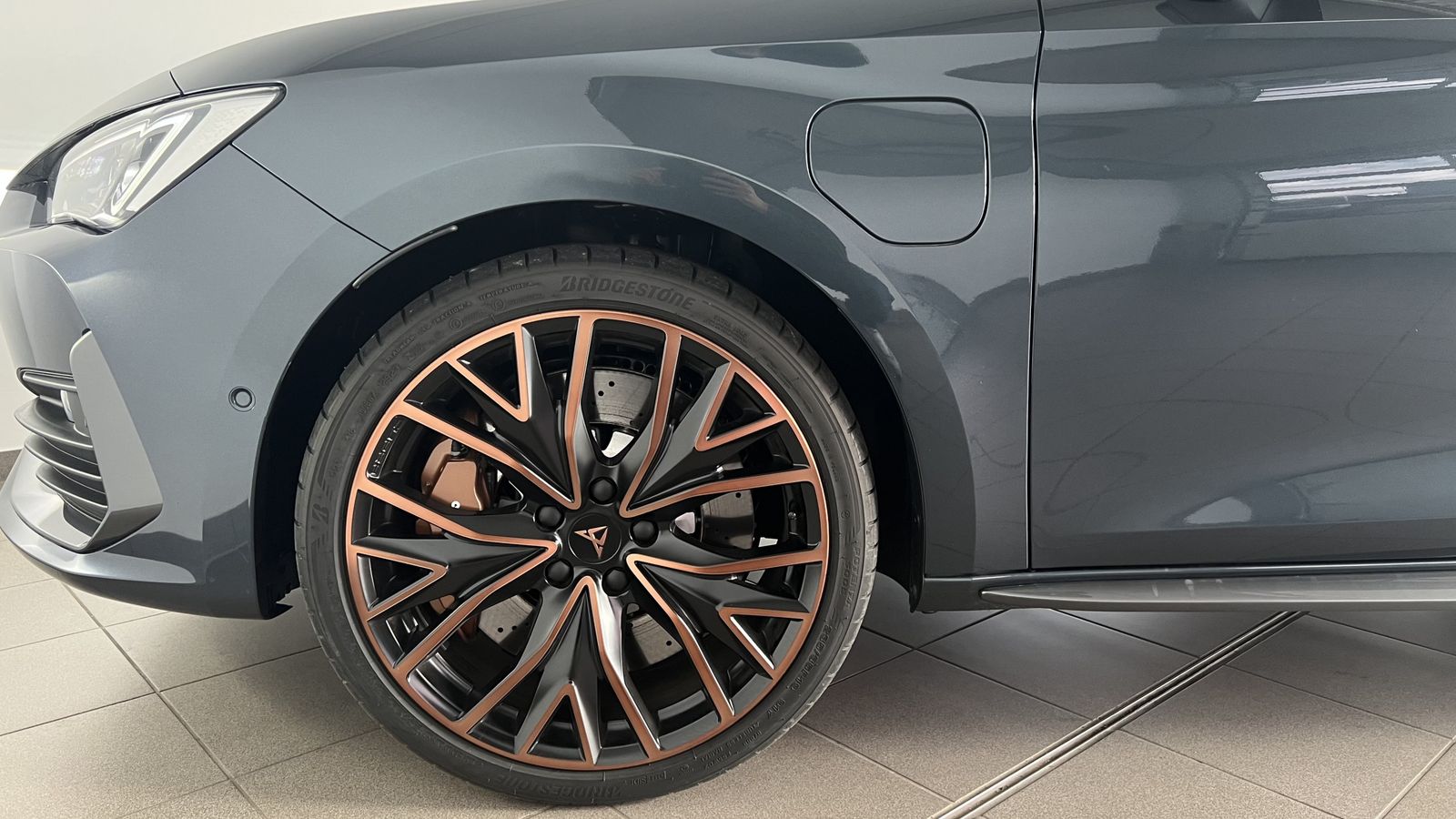 Cupra Leon Sportstourer VZ e-Hybrid - Samsaru's Car Outlet