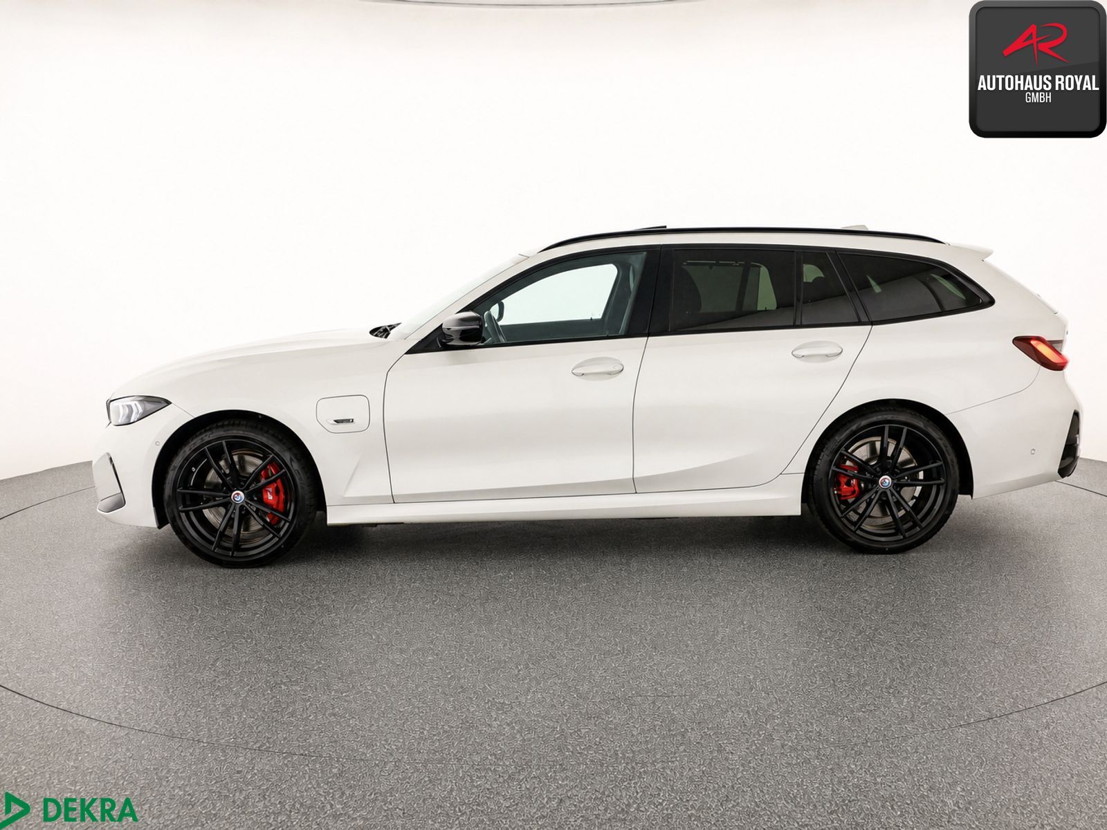 BMW 330 e T xDrive M SPORT PRO HUD,360GRAD,ACC,PANO