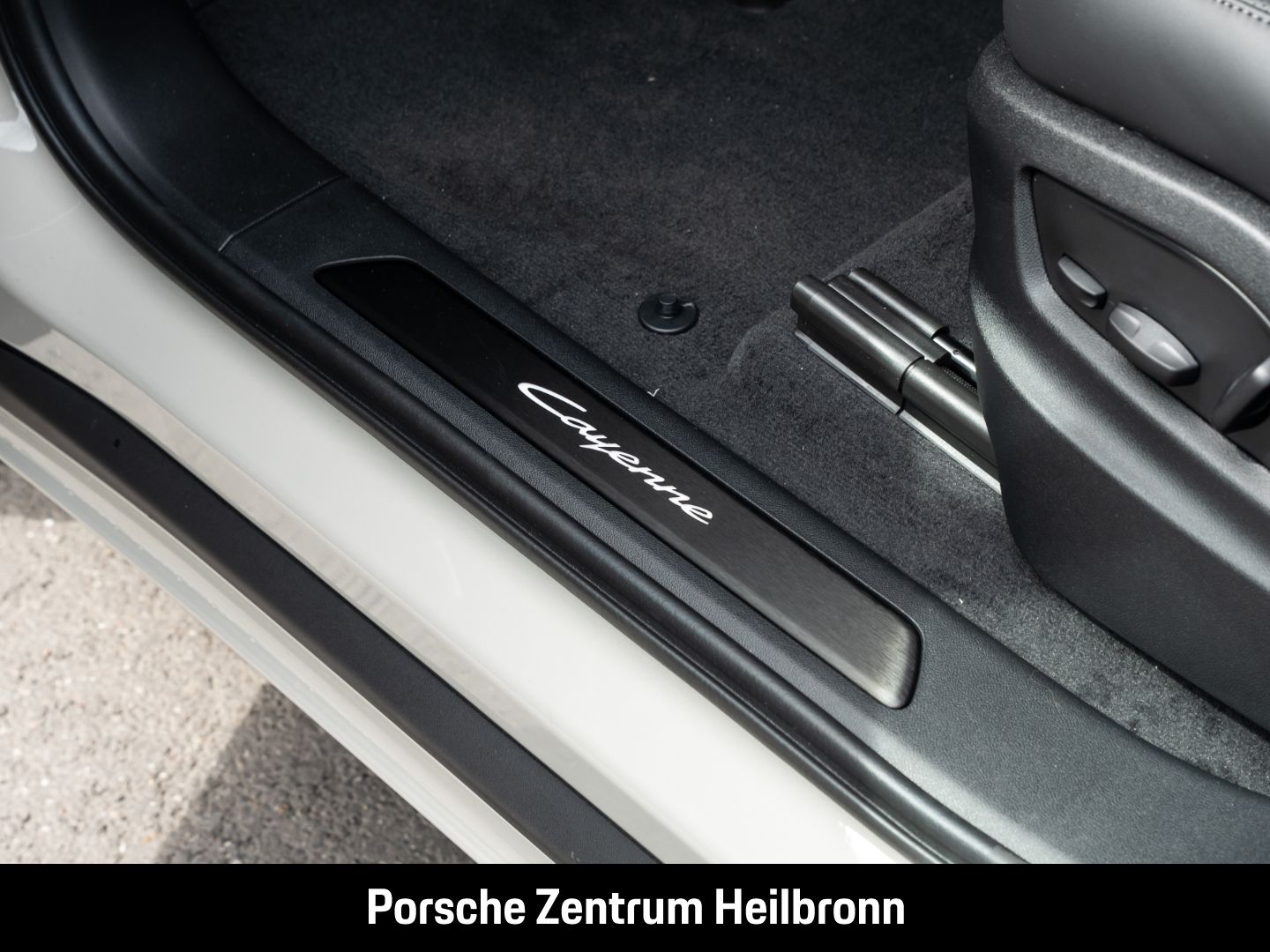 Porsche Cayenne E-Hybrid InnoDrive Sitzbelüftung BOSE
