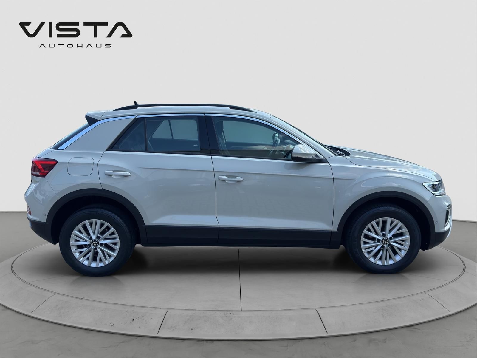 Volkswagen T-Roc Life 2.0 TDI - Samsaru's Car Outlet