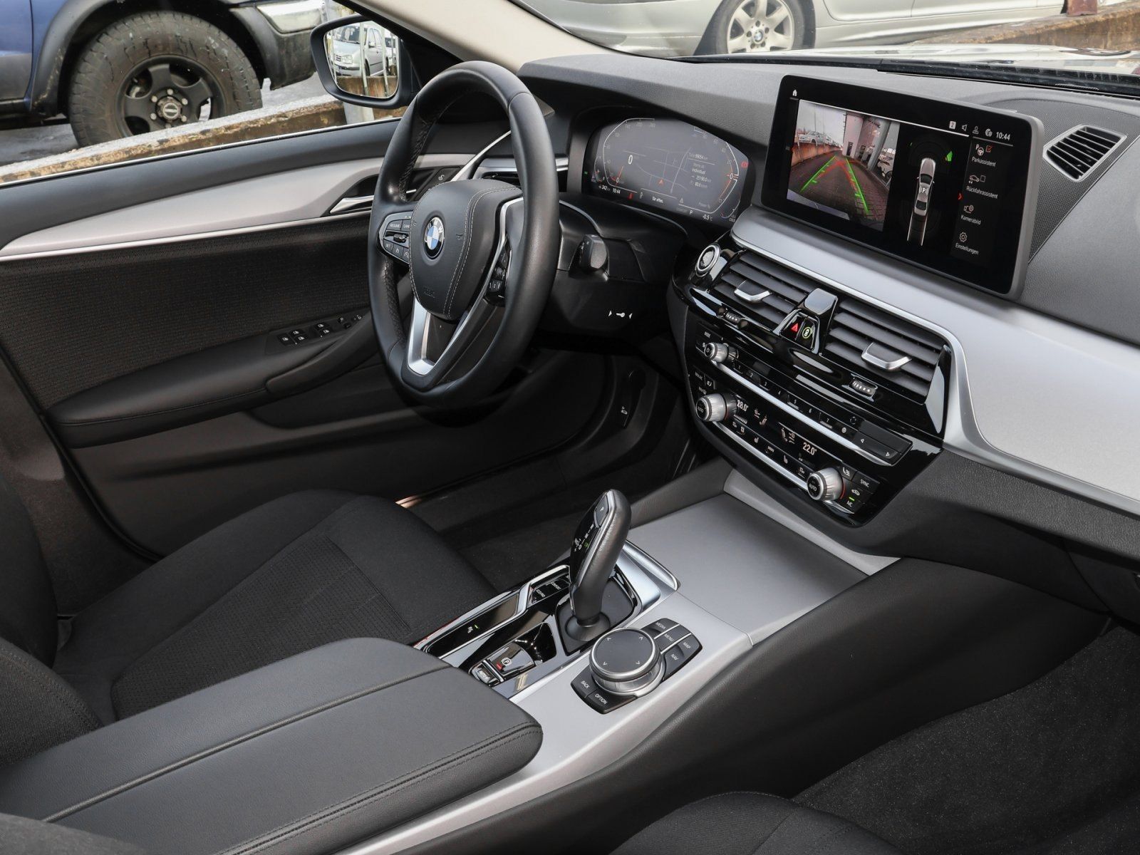 BMW 520d xDrive BusinessPaket/AHK/M Fahrwerk/