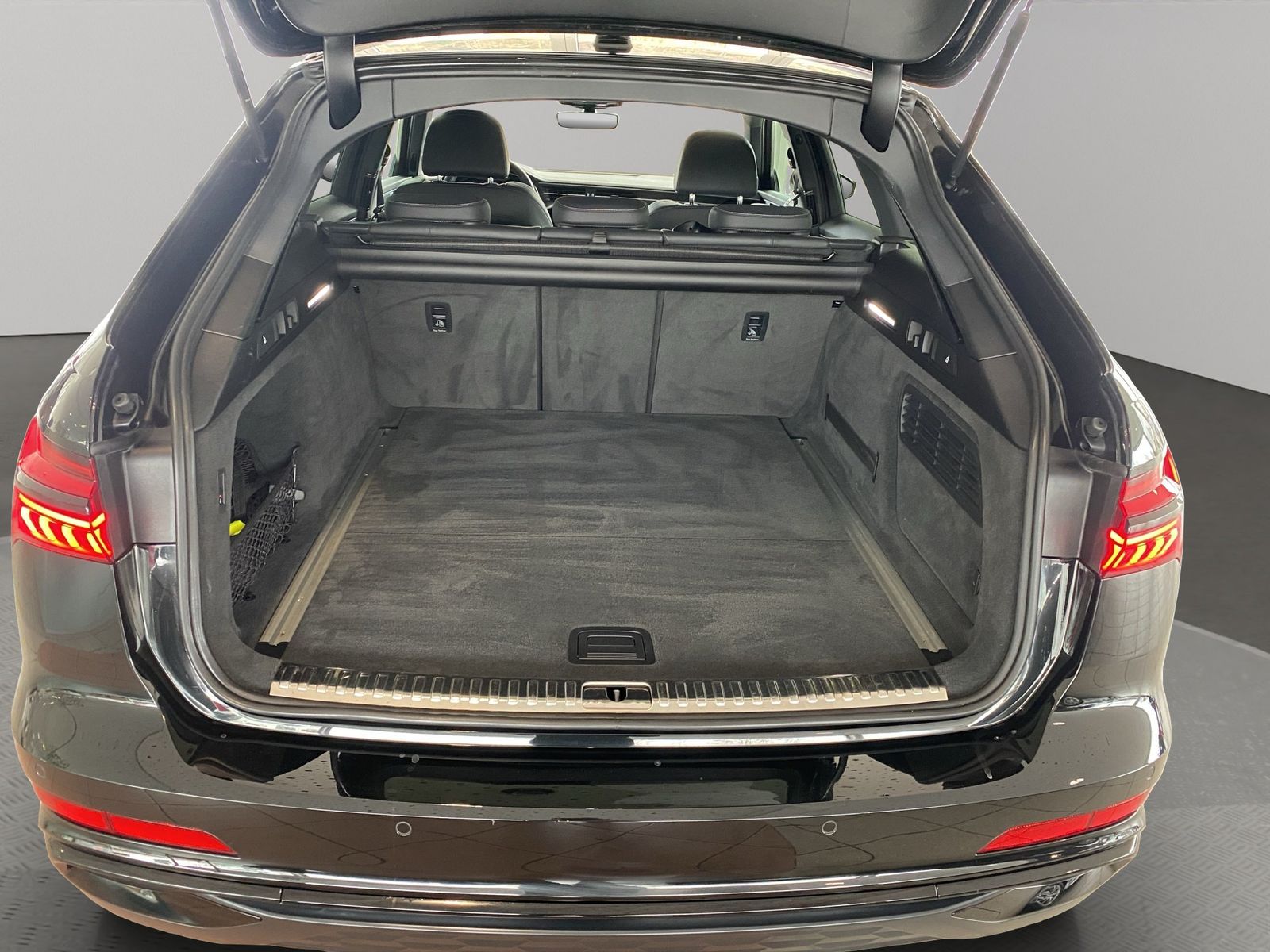 Audi A6 Avant S line (SHZ.Matrix-LED.PDC.AHK.NAVI.DAB