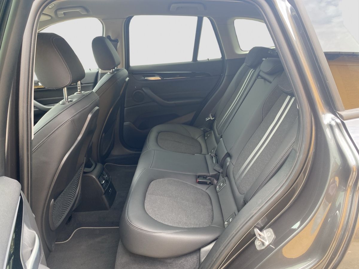 BMW X1 xDrive25e Sport Line - Samsaru's Car Outlet