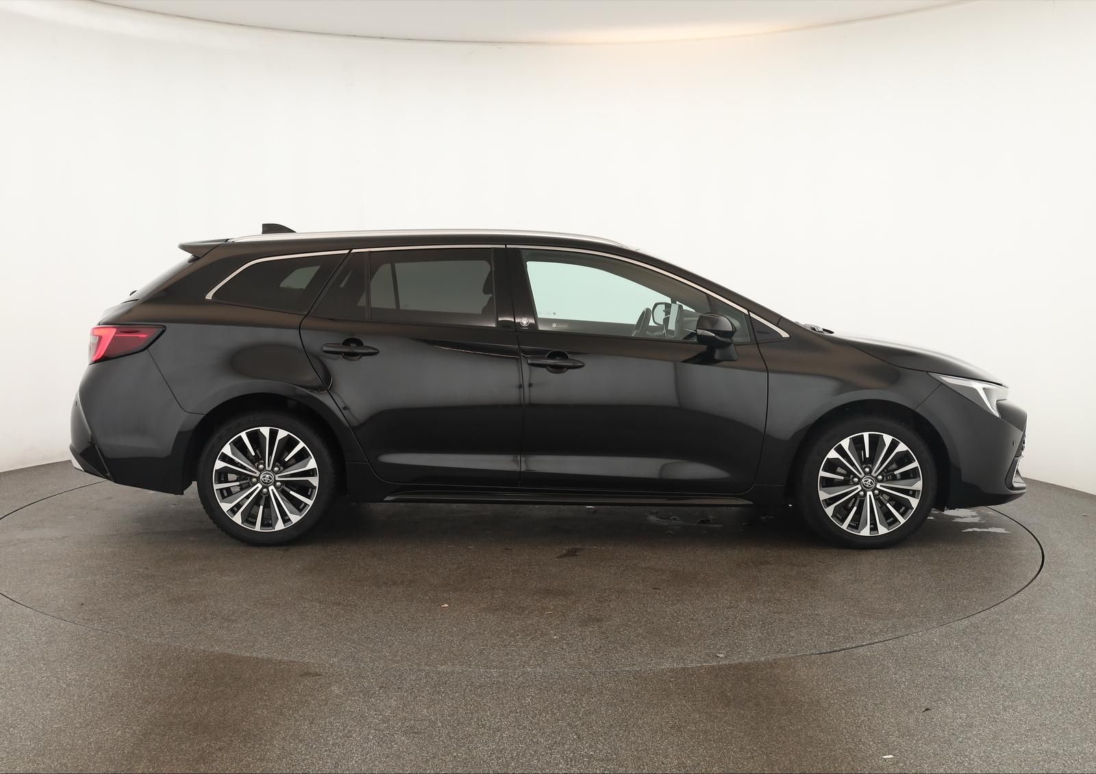 Toyota Corolla Touring Sports 1.8 CVT Team D Navi Kam