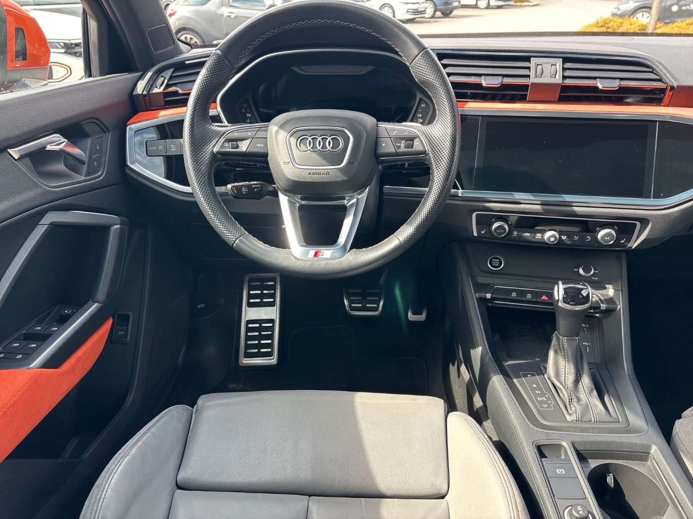 Audi Q3 S line TDI S tronic Kamera/Pano/AHK/ACC/LED