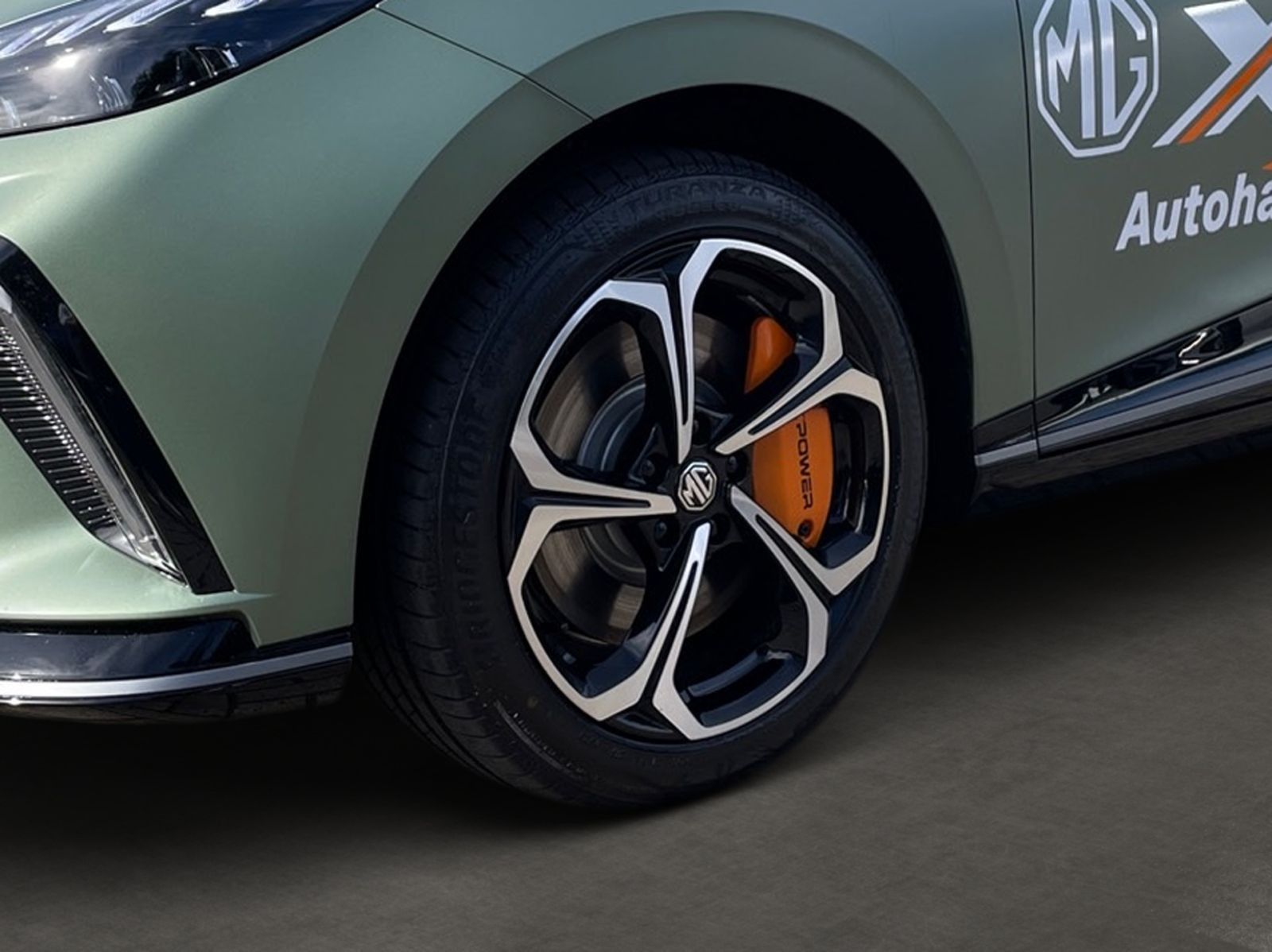 MG4 XPOWER 4x4 64 kWh 435PS Track-Mode-Display